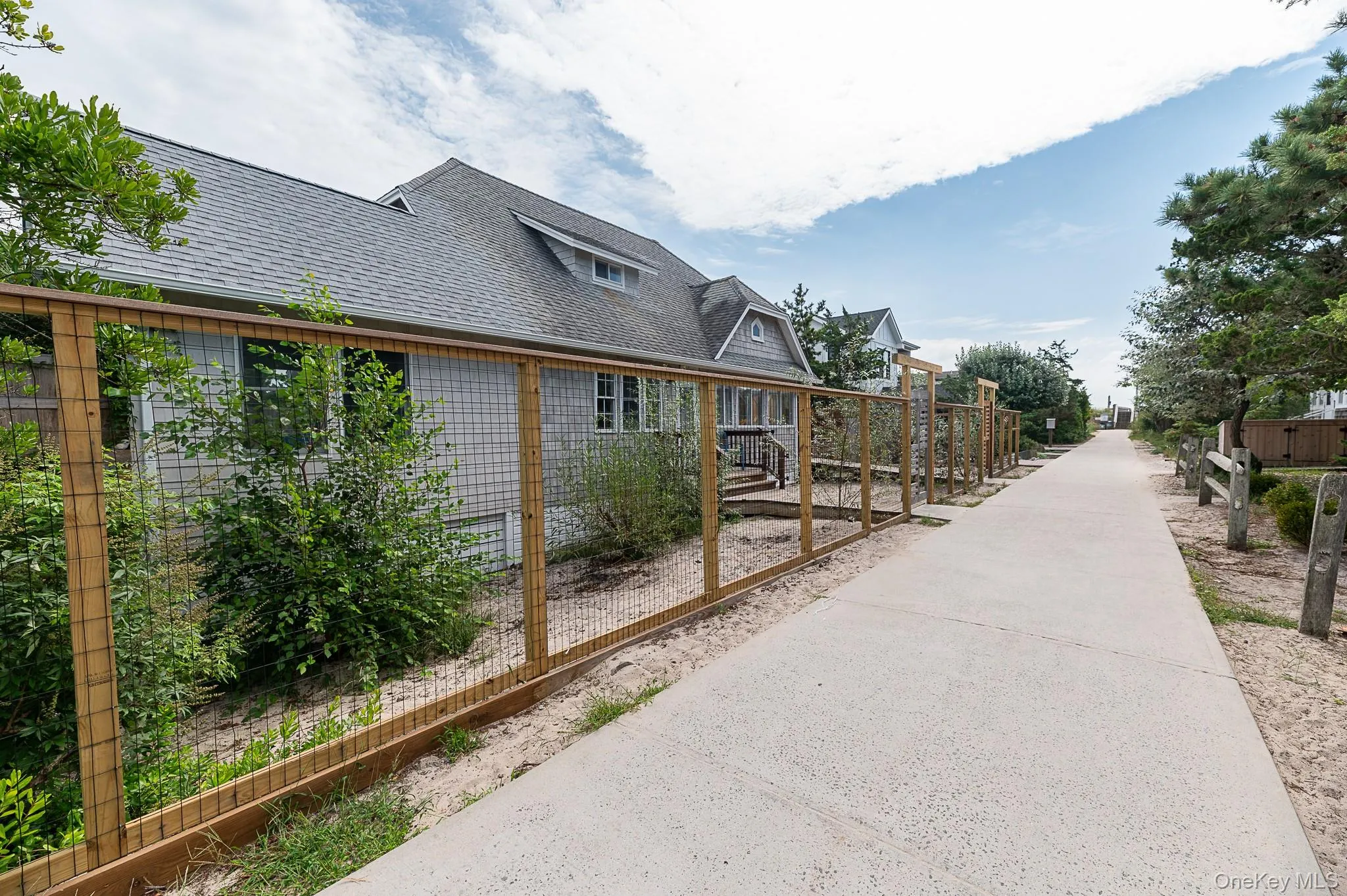 253 Cottage Walk, Islip, NY, 5 Bedrooms Bedrooms, 7 Rooms Rooms,3 BathroomsBathrooms,Residential,For Rent,Cottage,0,1049697 253 Cottage Walk, Islip, NY, 5 Bedrooms Bedrooms, 7 Rooms Rooms,3 BathroomsBathrooms,Residential,For Rent,Cottage,0,1049697