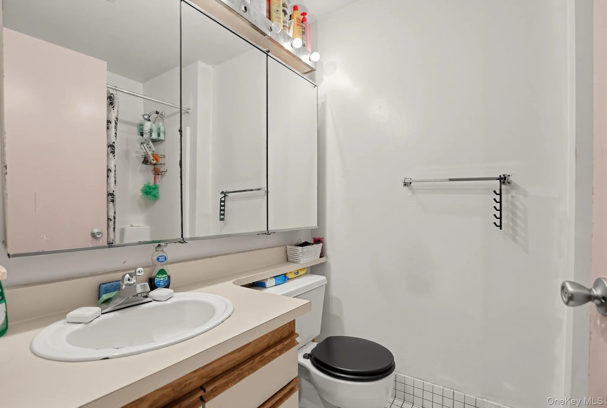 219 Admiral Lane, New York, NY, 2 Bedrooms Bedrooms, 5 Rooms Rooms,1 BathroomBathrooms,Residential,For Rent,Admiral,0,1049700 219 Admiral Lane, New York, NY, 2 Bedrooms Bedrooms, 5 Rooms Rooms,1 BathroomBathrooms,Residential,For Rent,Admiral,0,1049700