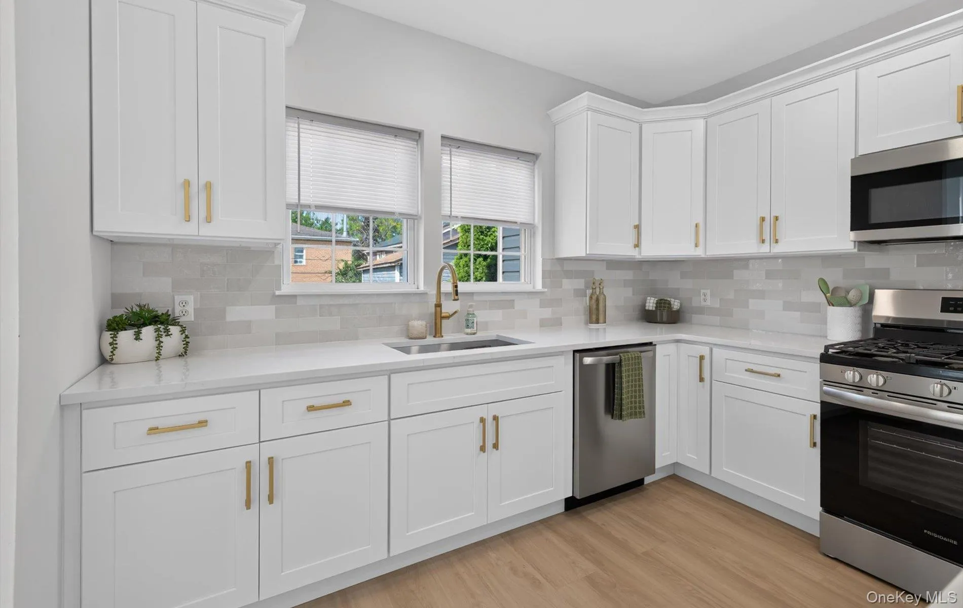 8548 257th Street, New York, NY, 3 Bedrooms Bedrooms, 6 Rooms Rooms,1 BathroomBathrooms,Residential,For Rent,257th,0,1049705 8548 257th Street, New York, NY, 3 Bedrooms Bedrooms, 6 Rooms Rooms,1 BathroomBathrooms,Residential,For Rent,257th,0,1049705