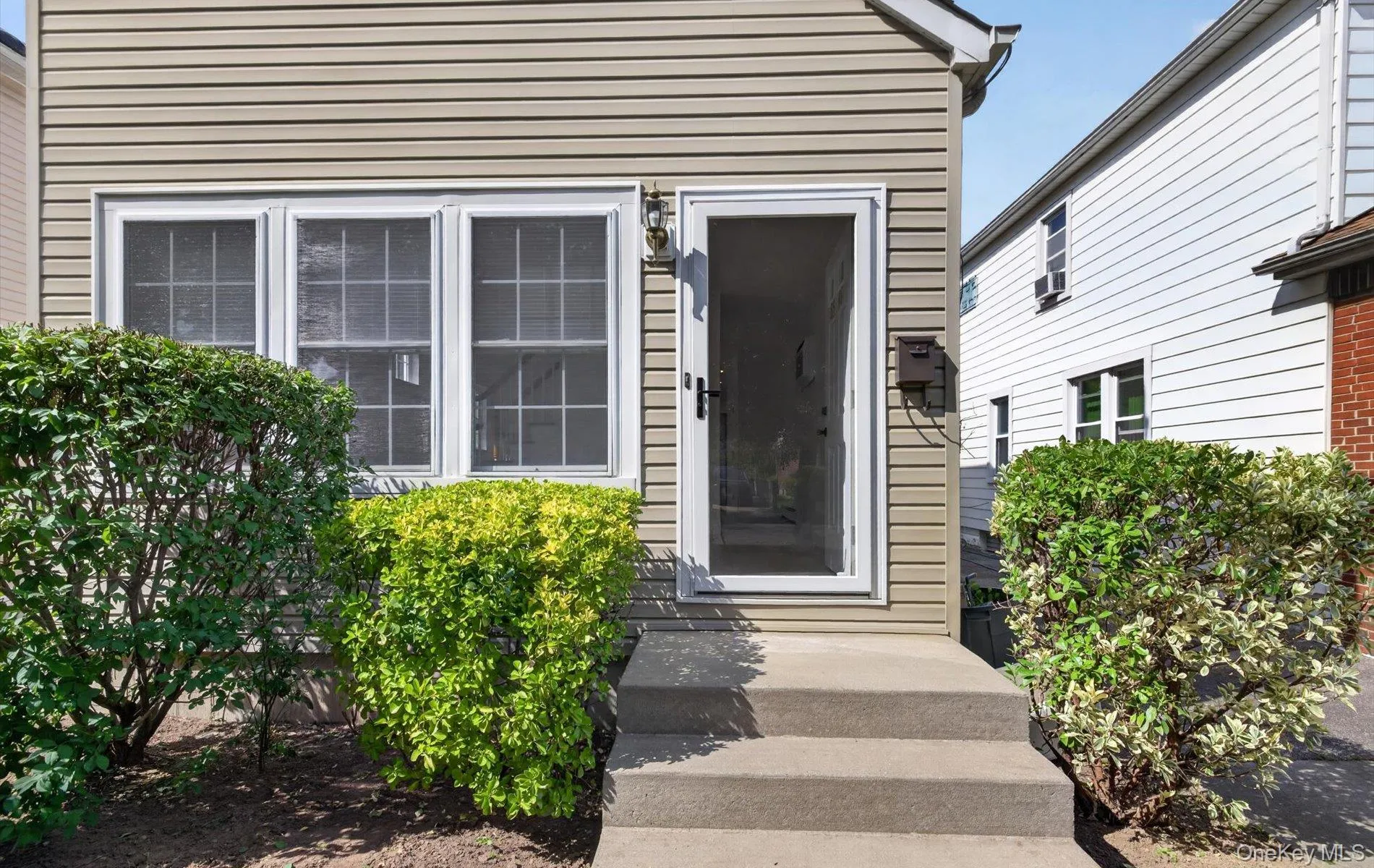 8548 257th Street, New York, NY, 3 Bedrooms Bedrooms, 6 Rooms Rooms,1 BathroomBathrooms,Residential,For Rent,257th,0,1049705 8548 257th Street, New York, NY, 3 Bedrooms Bedrooms, 6 Rooms Rooms,1 BathroomBathrooms,Residential,For Rent,257th,0,1049705