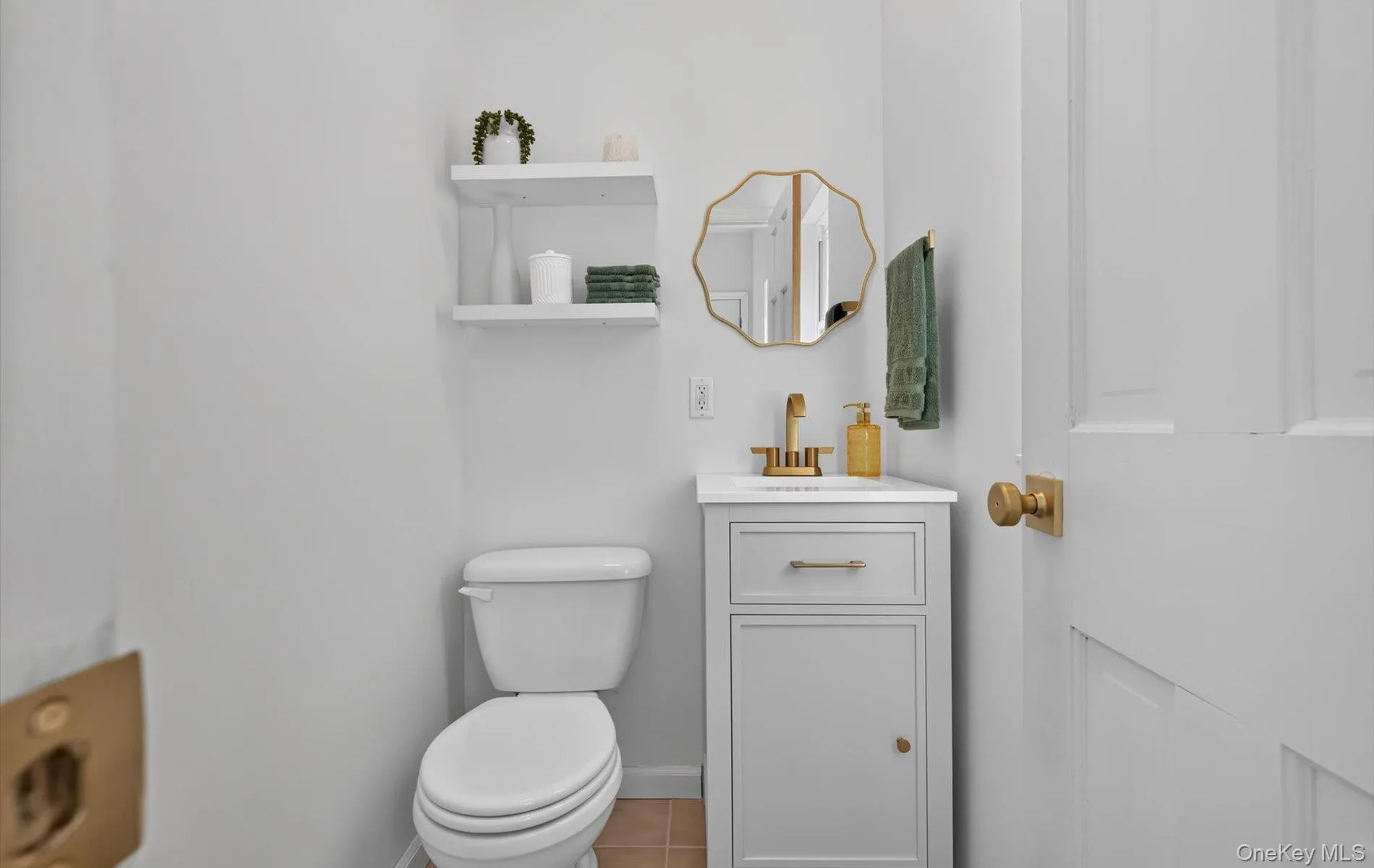 8548 257th Street, New York, NY, 3 Bedrooms Bedrooms, 6 Rooms Rooms,1 BathroomBathrooms,Residential,For Rent,257th,0,1049705 8548 257th Street, New York, NY, 3 Bedrooms Bedrooms, 6 Rooms Rooms,1 BathroomBathrooms,Residential,For Rent,257th,0,1049705