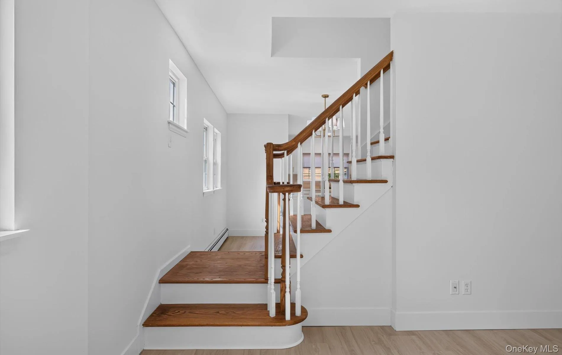 8548 257th Street, New York, NY, 3 Bedrooms Bedrooms, 6 Rooms Rooms,1 BathroomBathrooms,Residential,For Rent,257th,0,1049705 8548 257th Street, New York, NY, 3 Bedrooms Bedrooms, 6 Rooms Rooms,1 BathroomBathrooms,Residential,For Rent,257th,0,1049705