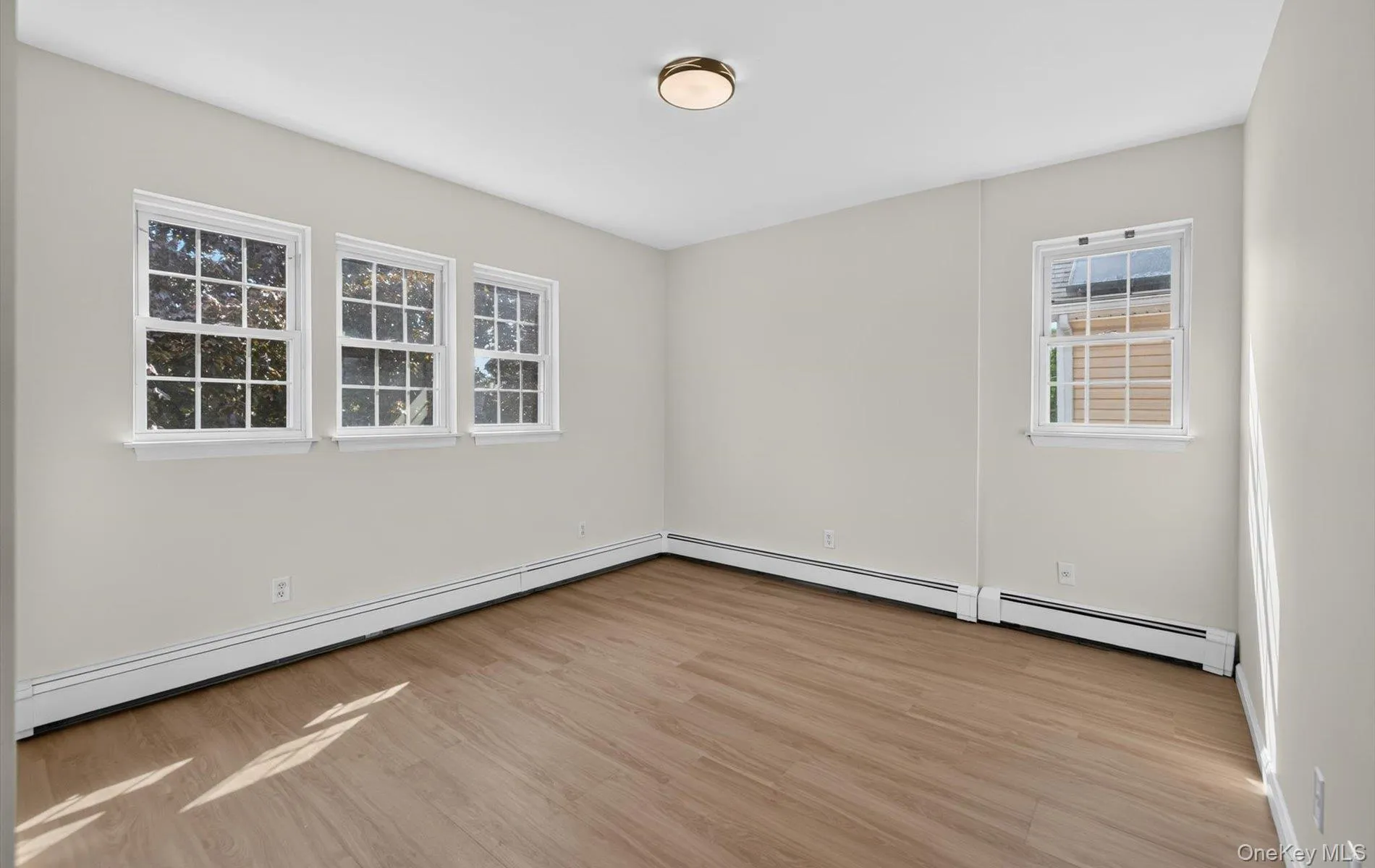 8548 257th Street, New York, NY, 3 Bedrooms Bedrooms, 6 Rooms Rooms,1 BathroomBathrooms,Residential,For Rent,257th,0,1049705 8548 257th Street, New York, NY, 3 Bedrooms Bedrooms, 6 Rooms Rooms,1 BathroomBathrooms,Residential,For Rent,257th,0,1049705