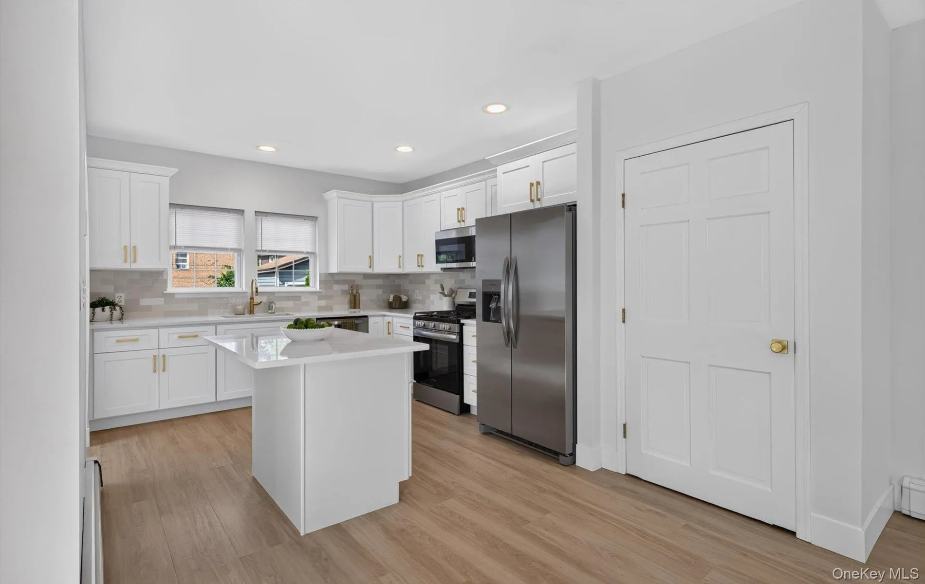 8548 257th Street, New York, NY, 3 Bedrooms Bedrooms, 6 Rooms Rooms,1 BathroomBathrooms,Residential,For Rent,257th,0,1049705 8548 257th Street, New York, NY, 3 Bedrooms Bedrooms, 6 Rooms Rooms,1 BathroomBathrooms,Residential,For Rent,257th,0,1049705