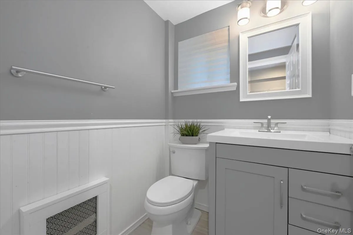 3 Maplewood Lane, North Hempstead, NY, 3 Bedrooms Bedrooms, 8 Rooms Rooms,3 BathroomsBathrooms,Residential,For Rent,Maplewood,0,1049716 3 Maplewood Lane, North Hempstead, NY, 3 Bedrooms Bedrooms, 8 Rooms Rooms,3 BathroomsBathrooms,Residential,For Rent,Maplewood,0,1049716
