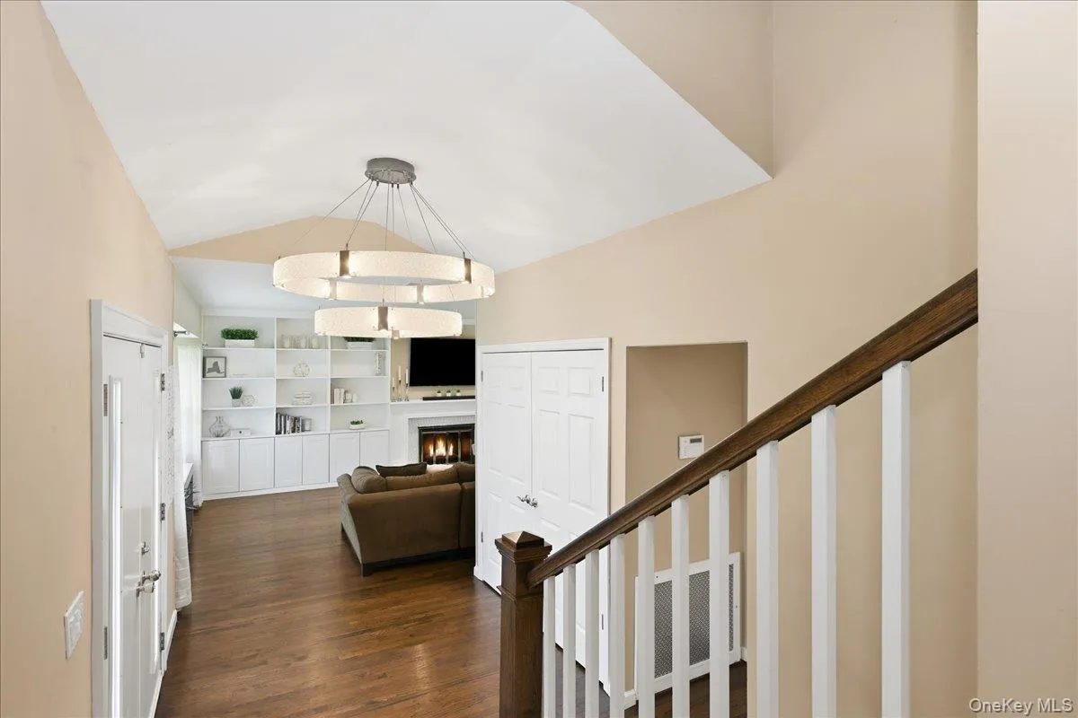 3 Maplewood Lane, North Hempstead, NY, 3 Bedrooms Bedrooms, 8 Rooms Rooms,3 BathroomsBathrooms,Residential,For Rent,Maplewood,0,1049716 3 Maplewood Lane, North Hempstead, NY, 3 Bedrooms Bedrooms, 8 Rooms Rooms,3 BathroomsBathrooms,Residential,For Rent,Maplewood,0,1049716