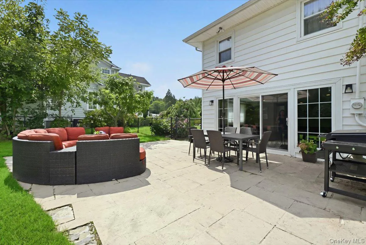 3 Maplewood Lane, North Hempstead, NY, 3 Bedrooms Bedrooms, 8 Rooms Rooms,3 BathroomsBathrooms,Residential,For Rent,Maplewood,0,1049716 3 Maplewood Lane, North Hempstead, NY, 3 Bedrooms Bedrooms, 8 Rooms Rooms,3 BathroomsBathrooms,Residential,For Rent,Maplewood,0,1049716