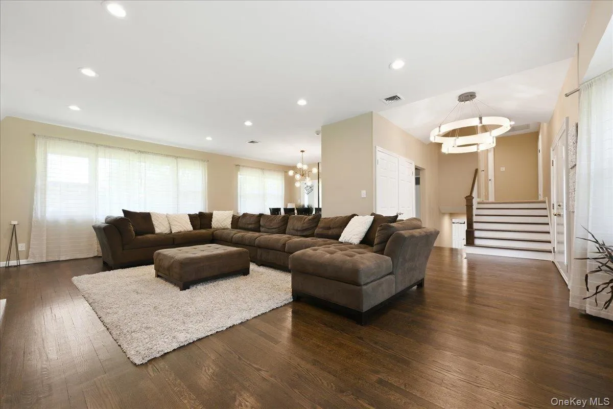 3 Maplewood Lane, North Hempstead, NY, 3 Bedrooms Bedrooms, 8 Rooms Rooms,3 BathroomsBathrooms,Residential,For Rent,Maplewood,0,1049716 3 Maplewood Lane, North Hempstead, NY, 3 Bedrooms Bedrooms, 8 Rooms Rooms,3 BathroomsBathrooms,Residential,For Rent,Maplewood,0,1049716