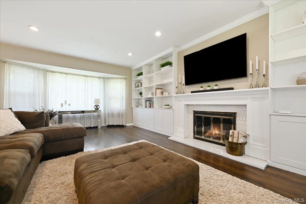 3 Maplewood Lane, North Hempstead, NY, 3 Bedrooms Bedrooms, 8 Rooms Rooms,3 BathroomsBathrooms,Residential,For Rent,Maplewood,0,1049716 3 Maplewood Lane, North Hempstead, NY, 3 Bedrooms Bedrooms, 8 Rooms Rooms,3 BathroomsBathrooms,Residential,For Rent,Maplewood,0,1049716