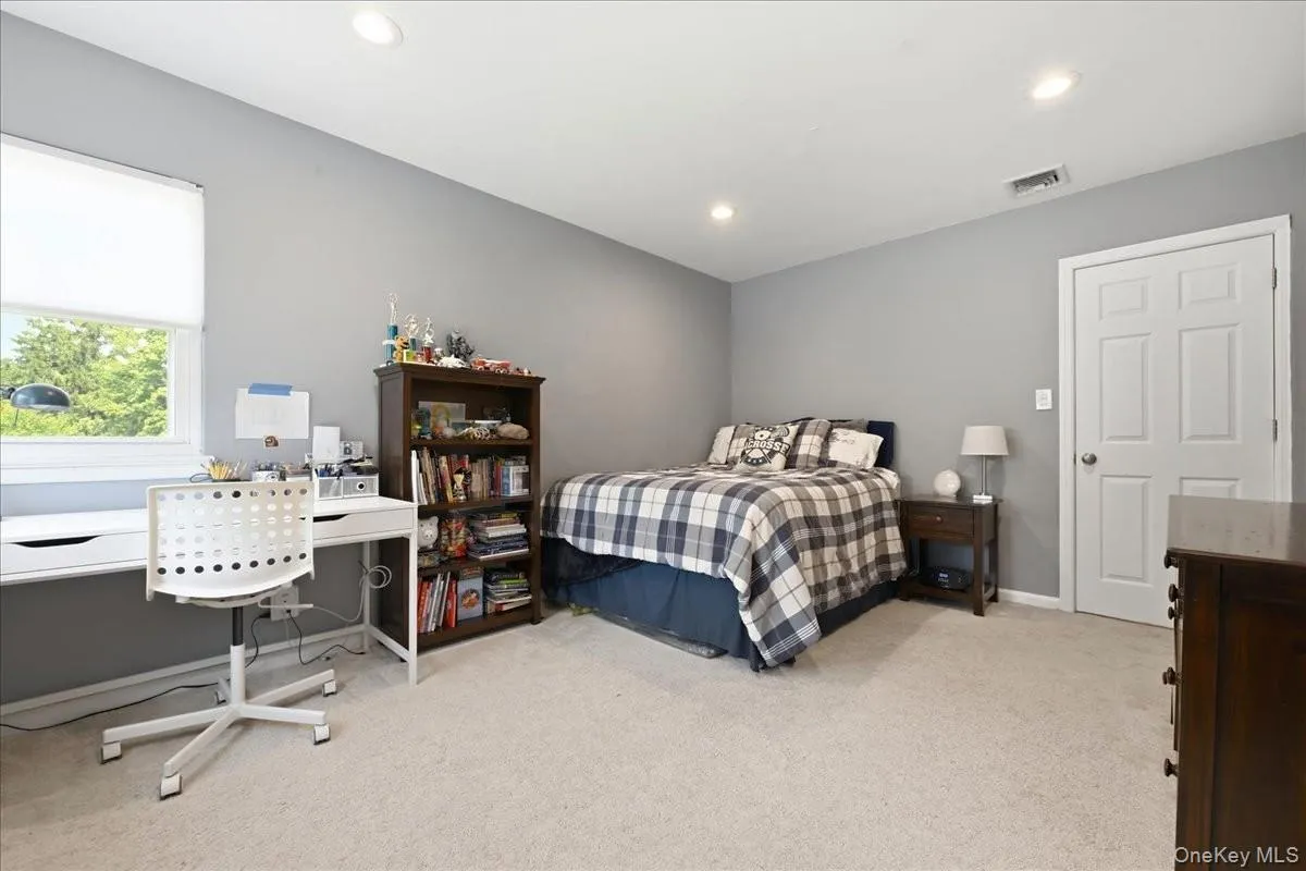 3 Maplewood Lane, North Hempstead, NY, 3 Bedrooms Bedrooms, 8 Rooms Rooms,3 BathroomsBathrooms,Residential,For Rent,Maplewood,0,1049716 3 Maplewood Lane, North Hempstead, NY, 3 Bedrooms Bedrooms, 8 Rooms Rooms,3 BathroomsBathrooms,Residential,For Rent,Maplewood,0,1049716