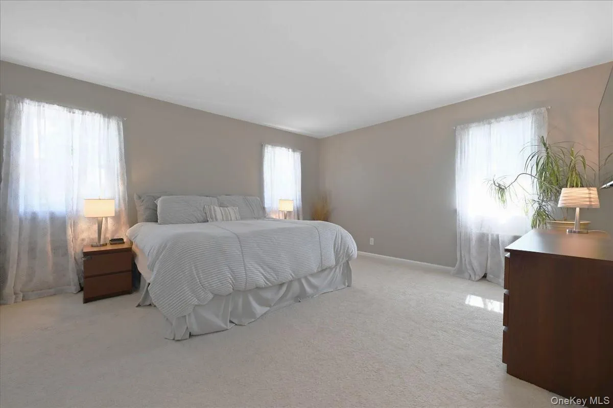 3 Maplewood Lane, North Hempstead, NY, 3 Bedrooms Bedrooms, 8 Rooms Rooms,3 BathroomsBathrooms,Residential,For Rent,Maplewood,0,1049716 3 Maplewood Lane, North Hempstead, NY, 3 Bedrooms Bedrooms, 8 Rooms Rooms,3 BathroomsBathrooms,Residential,For Rent,Maplewood,0,1049716