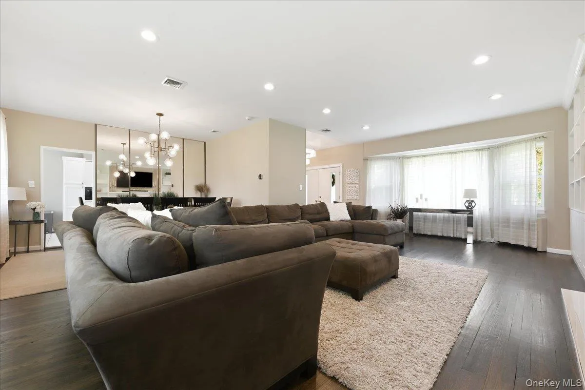 3 Maplewood Lane, North Hempstead, NY, 3 Bedrooms Bedrooms, 8 Rooms Rooms,3 BathroomsBathrooms,Residential,For Rent,Maplewood,0,1049716 3 Maplewood Lane, North Hempstead, NY, 3 Bedrooms Bedrooms, 8 Rooms Rooms,3 BathroomsBathrooms,Residential,For Rent,Maplewood,0,1049716