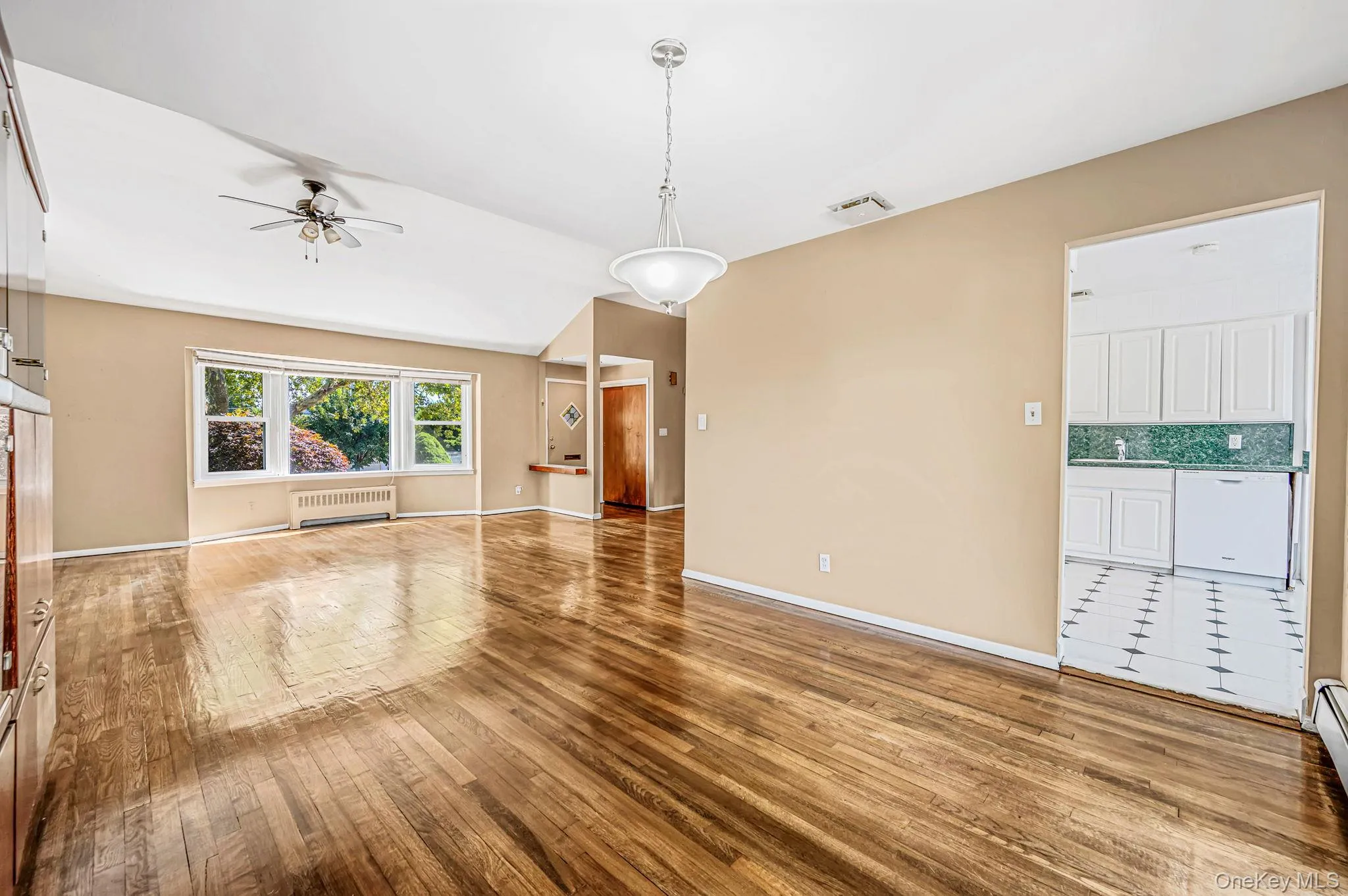 3 Rosewood Drive, Oyster Bay, NY, 4 Bedrooms Bedrooms, 8 Rooms Rooms,3 BathroomsBathrooms,Residential,For Rent,Rosewood,0,1049724 3 Rosewood Drive, Oyster Bay, NY, 4 Bedrooms Bedrooms, 8 Rooms Rooms,3 BathroomsBathrooms,Residential,For Rent,Rosewood,0,1049724