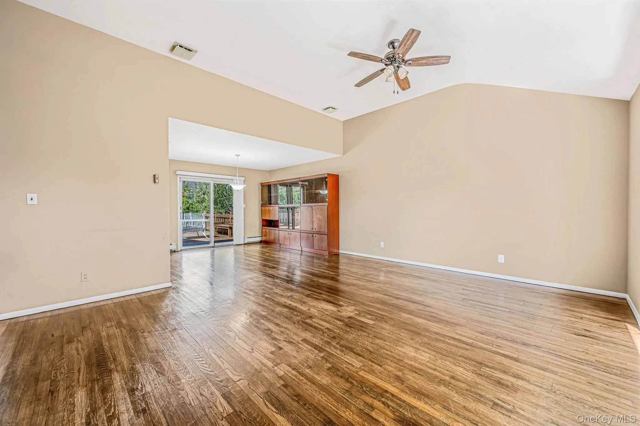 3 Rosewood Drive, Oyster Bay, NY, 4 Bedrooms Bedrooms, 8 Rooms Rooms,3 BathroomsBathrooms,Residential,For Rent,Rosewood,0,1049724 3 Rosewood Drive, Oyster Bay, NY, 4 Bedrooms Bedrooms, 8 Rooms Rooms,3 BathroomsBathrooms,Residential,For Rent,Rosewood,0,1049724