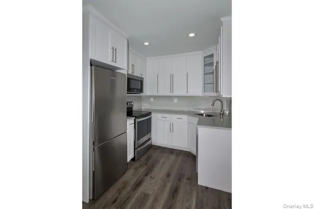 105 Overton Avenue, Islip, NY, 1 Bedroom Bedrooms, 4 Rooms Rooms,1 BathroomBathrooms,Residential Lease,For Rent,Overton,0,1049726 105 Overton Avenue, Islip, NY, 1 Bedroom Bedrooms, 4 Rooms Rooms,1 BathroomBathrooms,Residential Lease,For Rent,Overton,0,1049726