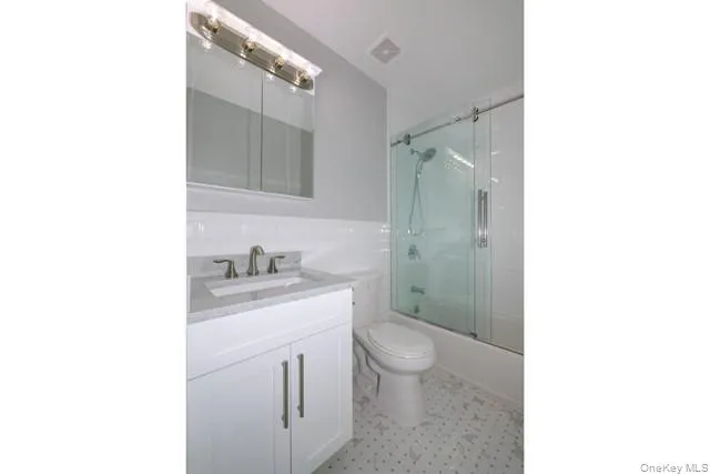 105 Overton Avenue, Islip, NY, 1 Bedroom Bedrooms, 4 Rooms Rooms,1 BathroomBathrooms,Residential Lease,For Rent,Overton,0,1049726 105 Overton Avenue, Islip, NY, 1 Bedroom Bedrooms, 4 Rooms Rooms,1 BathroomBathrooms,Residential Lease,For Rent,Overton,0,1049726