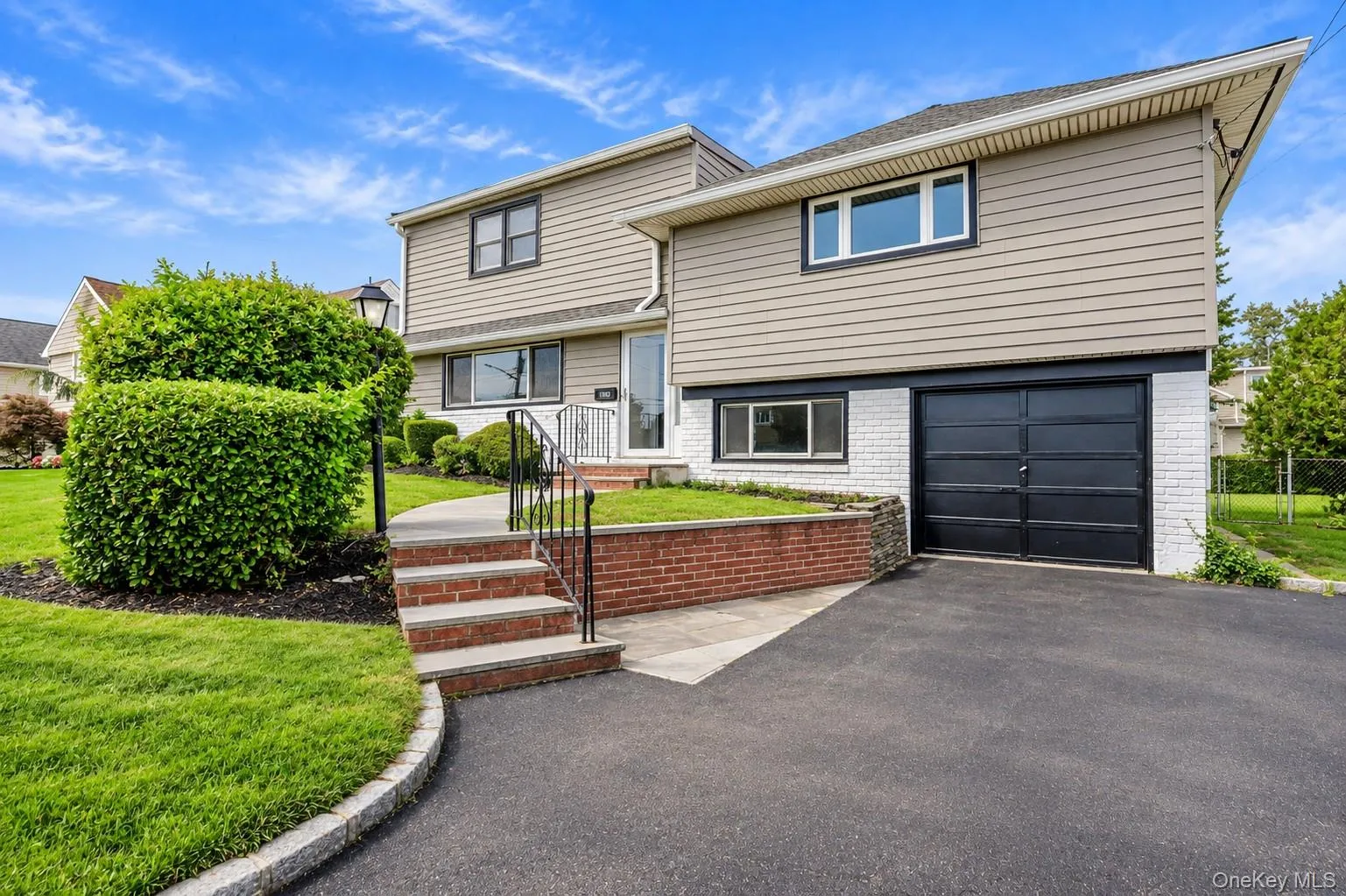 190 Waukena Avenue, Hempstead, NY, 4 Bedrooms Bedrooms, 11 Rooms Rooms,2 BathroomsBathrooms,Residential,For Rent,Waukena,0,1049735 190 Waukena Avenue, Hempstead, NY, 4 Bedrooms Bedrooms, 11 Rooms Rooms,2 BathroomsBathrooms,Residential,For Rent,Waukena,0,1049735