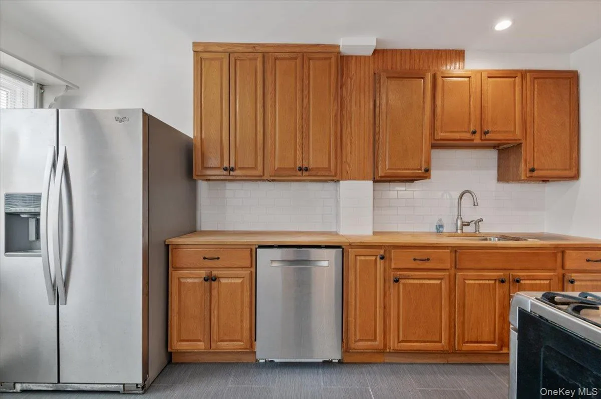 169-16 32nd Avenue, New York, NY, 3 Bedrooms Bedrooms, 6 Rooms Rooms,1 BathroomBathrooms,Residential,For Rent,32nd,0,1049740 169-16 32nd Avenue, New York, NY, 3 Bedrooms Bedrooms, 6 Rooms Rooms,1 BathroomBathrooms,Residential,For Rent,32nd,0,1049740