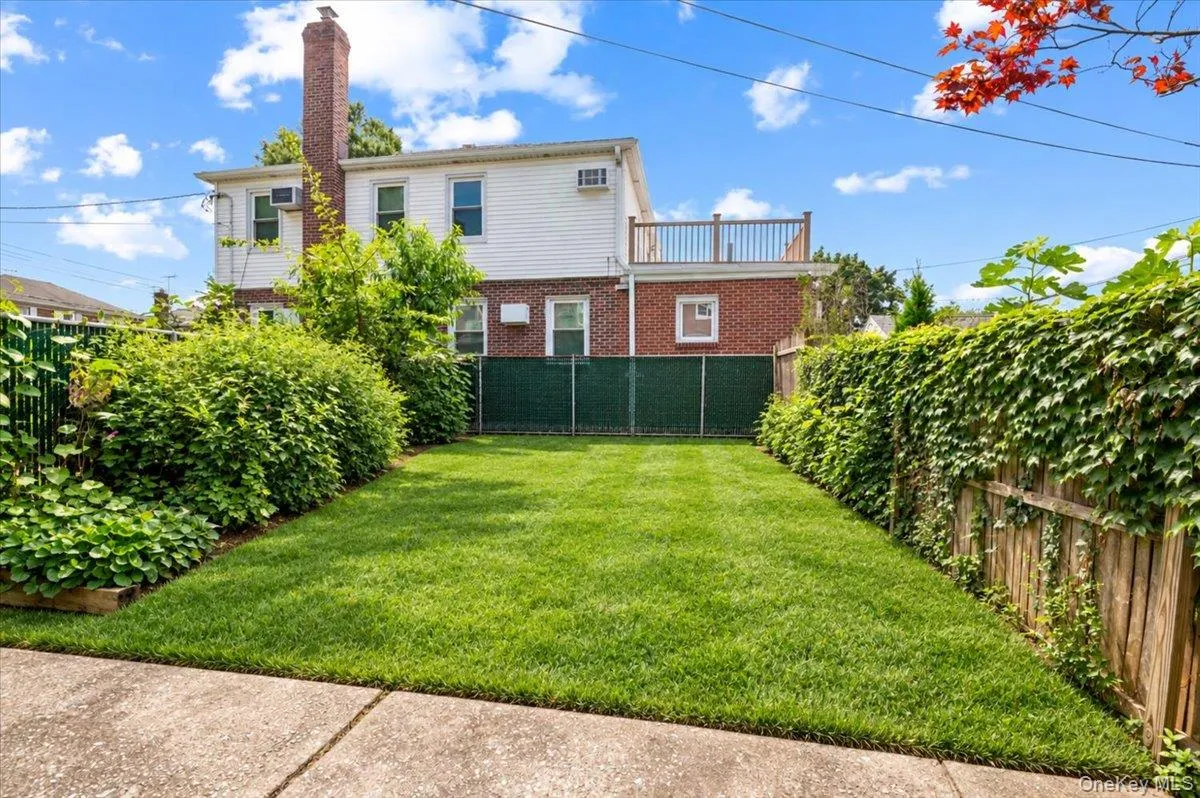 169-16 32nd Avenue, New York, NY, 3 Bedrooms Bedrooms, 6 Rooms Rooms,1 BathroomBathrooms,Residential,For Rent,32nd,0,1049740 169-16 32nd Avenue, New York, NY, 3 Bedrooms Bedrooms, 6 Rooms Rooms,1 BathroomBathrooms,Residential,For Rent,32nd,0,1049740
