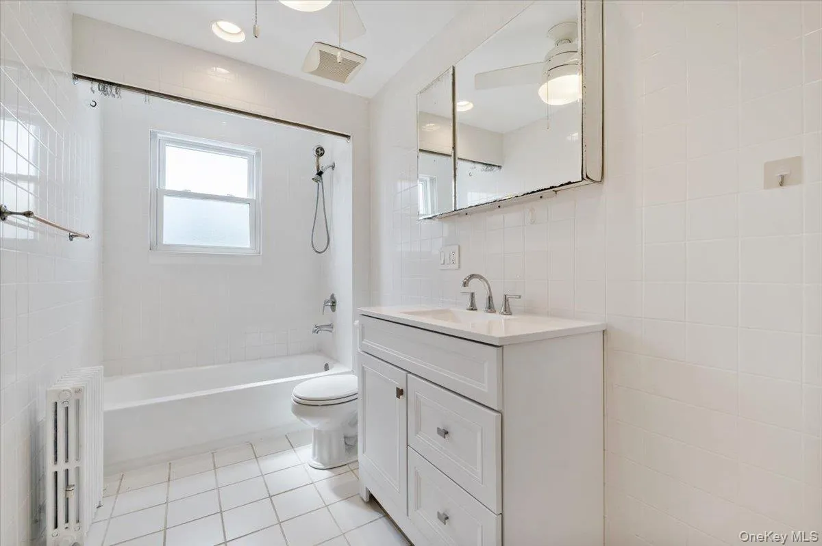 169-16 32nd Avenue, New York, NY, 3 Bedrooms Bedrooms, 6 Rooms Rooms,1 BathroomBathrooms,Residential,For Rent,32nd,0,1049740 169-16 32nd Avenue, New York, NY, 3 Bedrooms Bedrooms, 6 Rooms Rooms,1 BathroomBathrooms,Residential,For Rent,32nd,0,1049740