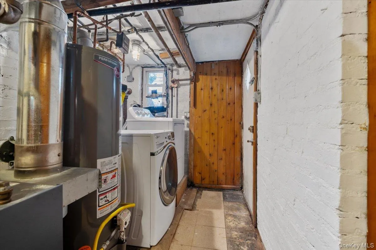 169-16 32nd Avenue, New York, NY, 3 Bedrooms Bedrooms, 6 Rooms Rooms,1 BathroomBathrooms,Residential,For Rent,32nd,0,1049740 169-16 32nd Avenue, New York, NY, 3 Bedrooms Bedrooms, 6 Rooms Rooms,1 BathroomBathrooms,Residential,For Rent,32nd,0,1049740