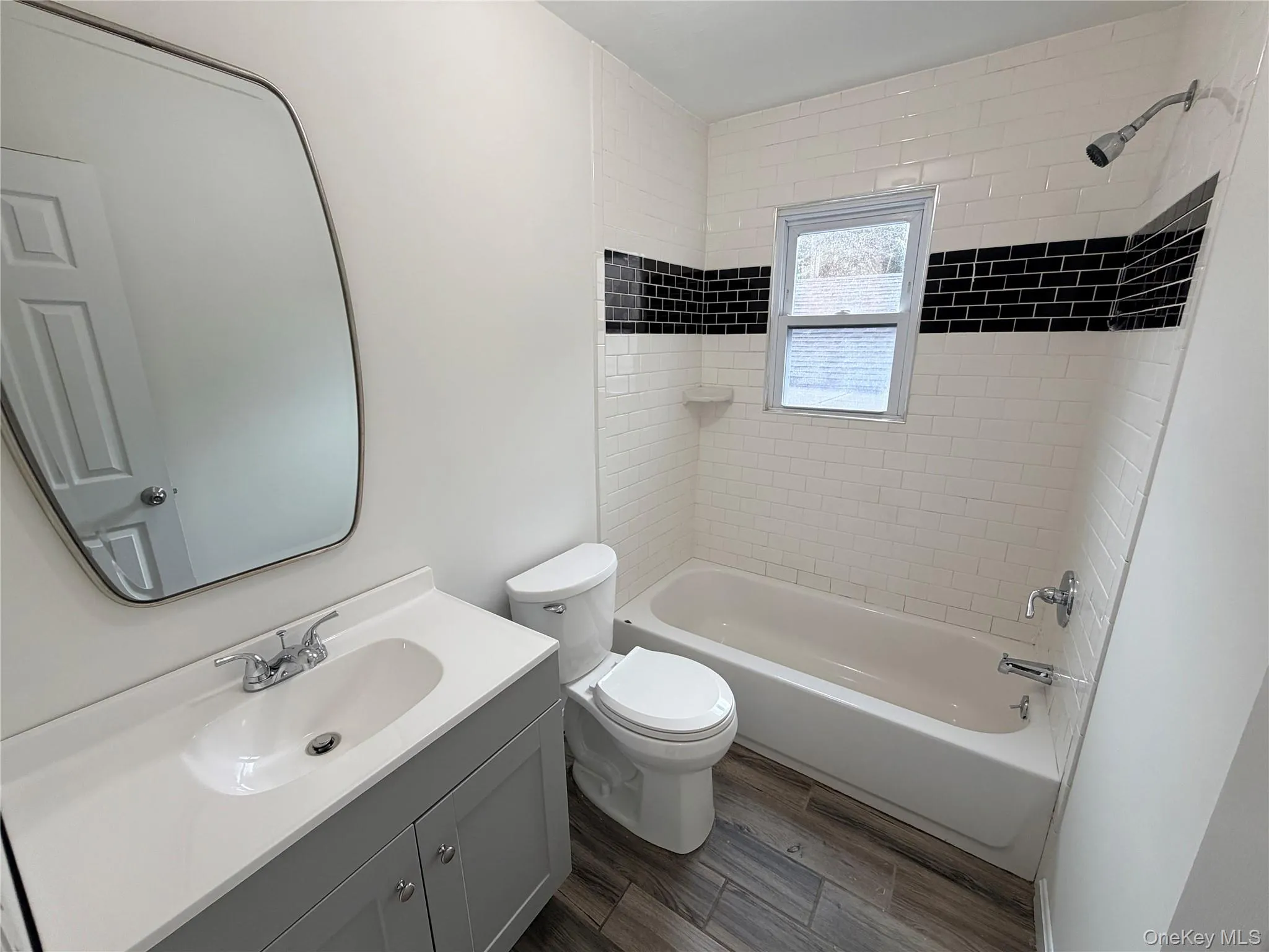99 Central Avenue, Brookhaven, NY, 3 Bedrooms Bedrooms, 5 Rooms Rooms,1 BathroomBathrooms,Residential,For Rent,Central,0,1049745 99 Central Avenue, Brookhaven, NY, 3 Bedrooms Bedrooms, 5 Rooms Rooms,1 BathroomBathrooms,Residential,For Rent,Central,0,1049745