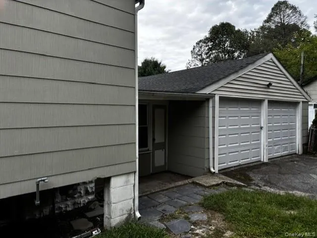 99 Central Avenue, Brookhaven, NY, 3 Bedrooms Bedrooms, 5 Rooms Rooms,1 BathroomBathrooms,Residential,For Rent,Central,0,1049745 99 Central Avenue, Brookhaven, NY, 3 Bedrooms Bedrooms, 5 Rooms Rooms,1 BathroomBathrooms,Residential,For Rent,Central,0,1049745
