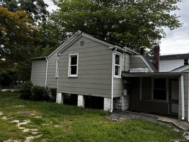 99 Central Avenue, Brookhaven, NY, 3 Bedrooms Bedrooms, 5 Rooms Rooms,1 BathroomBathrooms,Residential,For Rent,Central,0,1049745 99 Central Avenue, Brookhaven, NY, 3 Bedrooms Bedrooms, 5 Rooms Rooms,1 BathroomBathrooms,Residential,For Rent,Central,0,1049745