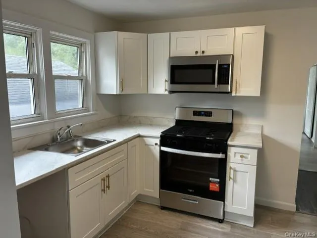 99 Central Avenue, Brookhaven, NY, 3 Bedrooms Bedrooms, 5 Rooms Rooms,1 BathroomBathrooms,Residential,For Rent,Central,0,1049745 99 Central Avenue, Brookhaven, NY, 3 Bedrooms Bedrooms, 5 Rooms Rooms,1 BathroomBathrooms,Residential,For Rent,Central,0,1049745