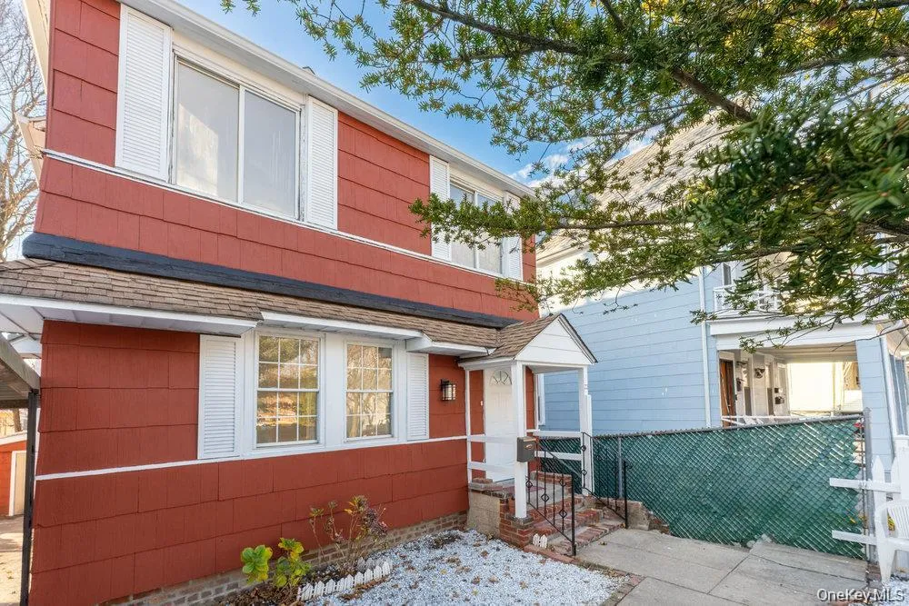 22 Chestnut Place, Mount Vernon, NY, 2 Bedrooms Bedrooms, 4 Rooms Rooms,1 BathroomBathrooms,Residential Lease,For Rent,Chestnut,0,1049747 22 Chestnut Place, Mount Vernon, NY, 2 Bedrooms Bedrooms, 4 Rooms Rooms,1 BathroomBathrooms,Residential Lease,For Rent,Chestnut,0,1049747