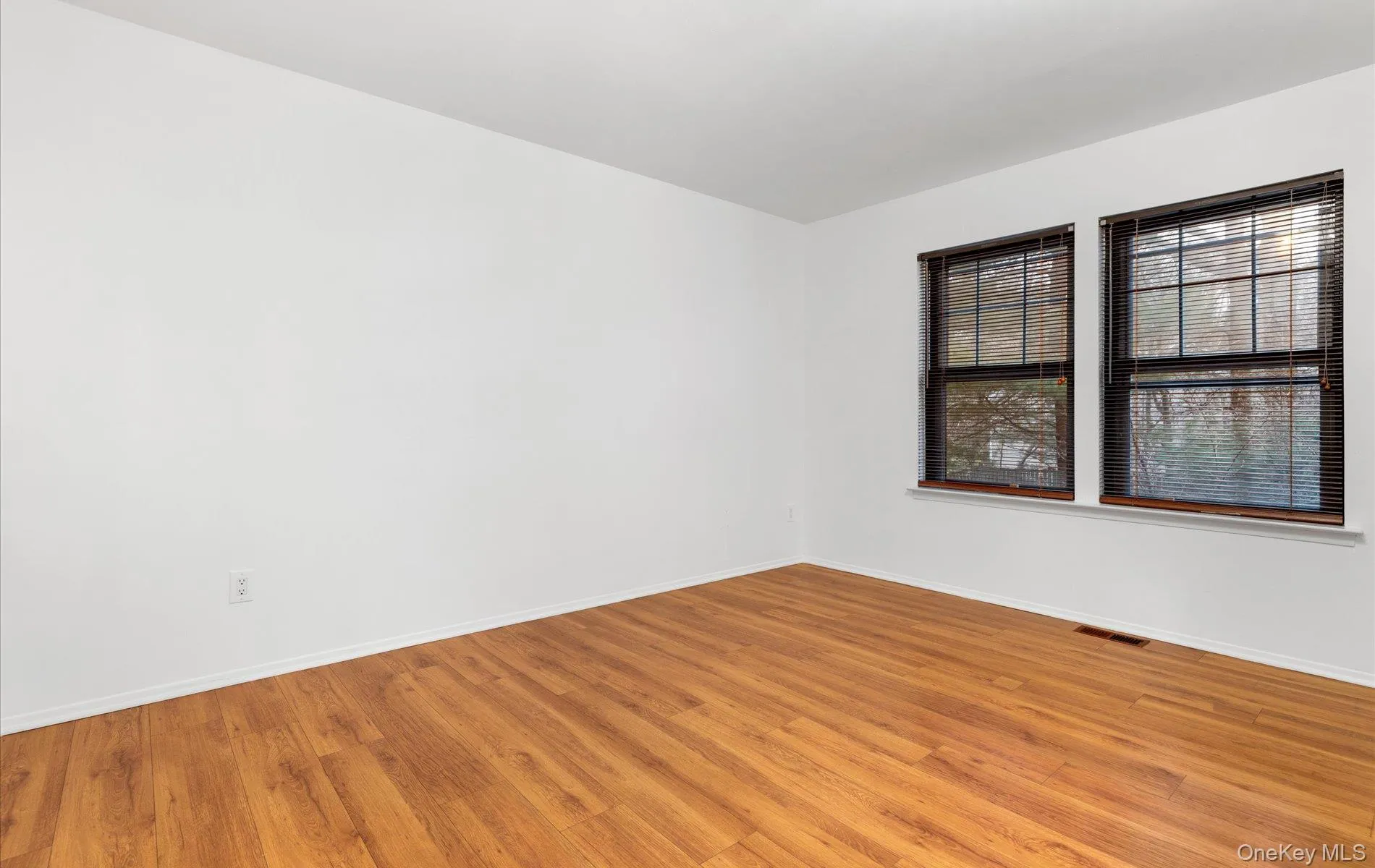 15 Pond Path, Oyster Bay, NY, 3 Bedrooms Bedrooms, 7 Rooms Rooms,2 BathroomsBathrooms,Residential Lease,For Rent,Pond,0,1049750 15 Pond Path, Oyster Bay, NY, 3 Bedrooms Bedrooms, 7 Rooms Rooms,2 BathroomsBathrooms,Residential Lease,For Rent,Pond,0,1049750