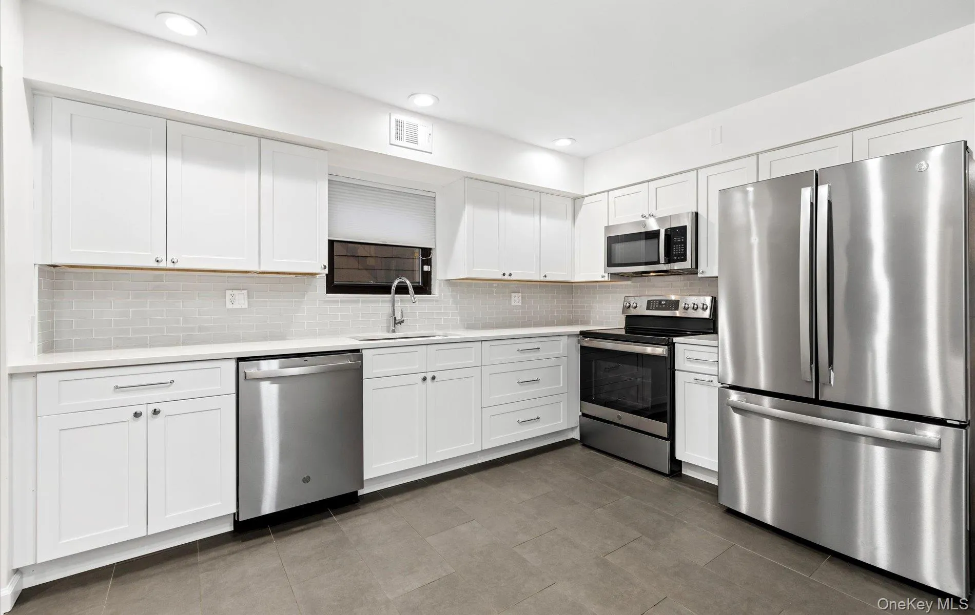 15 Pond Path, Oyster Bay, NY, 3 Bedrooms Bedrooms, 7 Rooms Rooms,2 BathroomsBathrooms,Residential Lease,For Rent,Pond,0,1049750 15 Pond Path, Oyster Bay, NY, 3 Bedrooms Bedrooms, 7 Rooms Rooms,2 BathroomsBathrooms,Residential Lease,For Rent,Pond,0,1049750