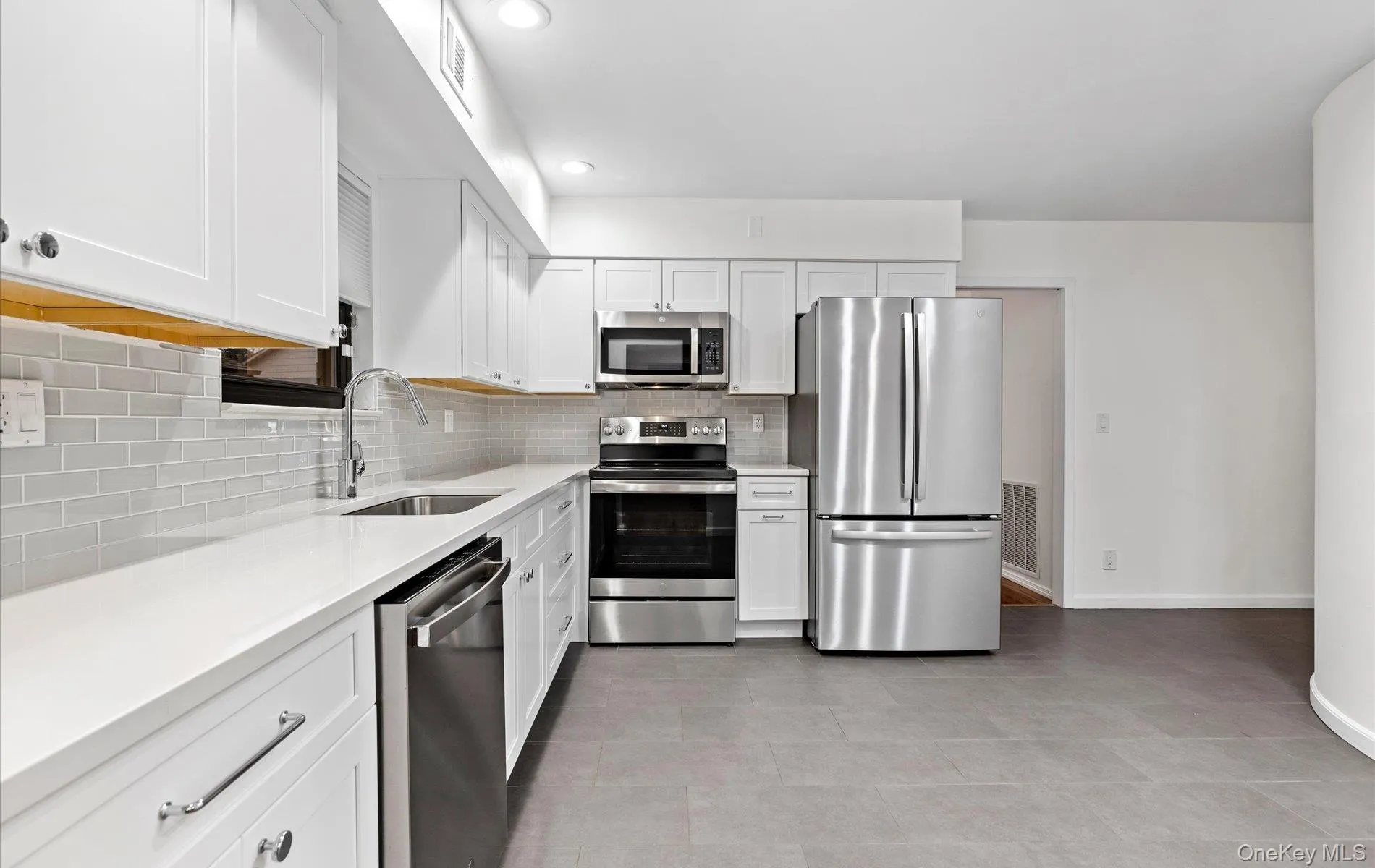 15 Pond Path, Oyster Bay, NY, 3 Bedrooms Bedrooms, 7 Rooms Rooms,2 BathroomsBathrooms,Residential Lease,For Rent,Pond,0,1049750 15 Pond Path, Oyster Bay, NY, 3 Bedrooms Bedrooms, 7 Rooms Rooms,2 BathroomsBathrooms,Residential Lease,For Rent,Pond,0,1049750