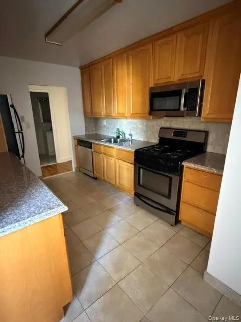 101 Jackson Avenue, Hempstead, NY, 2 Bedrooms Bedrooms, 3 Rooms Rooms,1 BathroomBathrooms,Residential Lease,For Rent,Jackson,0,1049758 101 Jackson Avenue, Hempstead, NY, 2 Bedrooms Bedrooms, 3 Rooms Rooms,1 BathroomBathrooms,Residential Lease,For Rent,Jackson,0,1049758