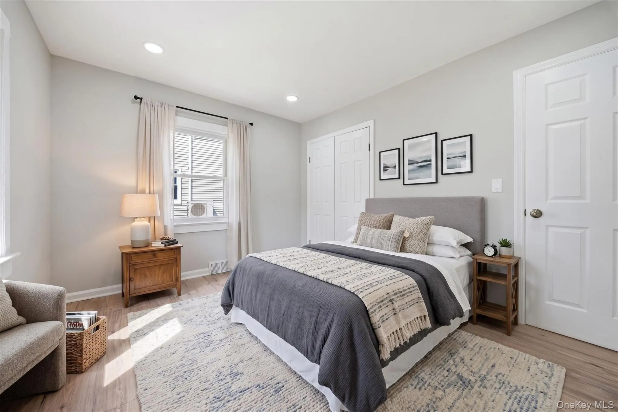 21 Independence Avenue, Babylon, NY, 3 Bedrooms Bedrooms, 6 Rooms Rooms,2 BathroomsBathrooms,Residential,For Rent,Independence,0,1049772 21 Independence Avenue, Babylon, NY, 3 Bedrooms Bedrooms, 6 Rooms Rooms,2 BathroomsBathrooms,Residential,For Rent,Independence,0,1049772