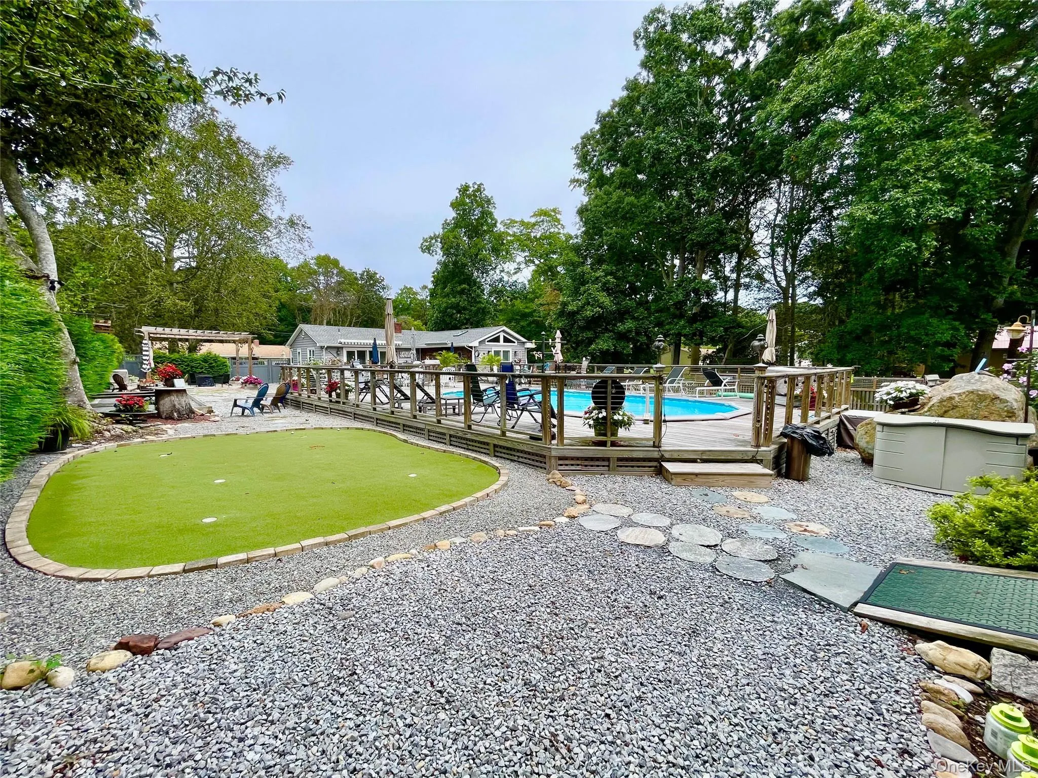 Nice Size Putting Green Nice Size Putting Green