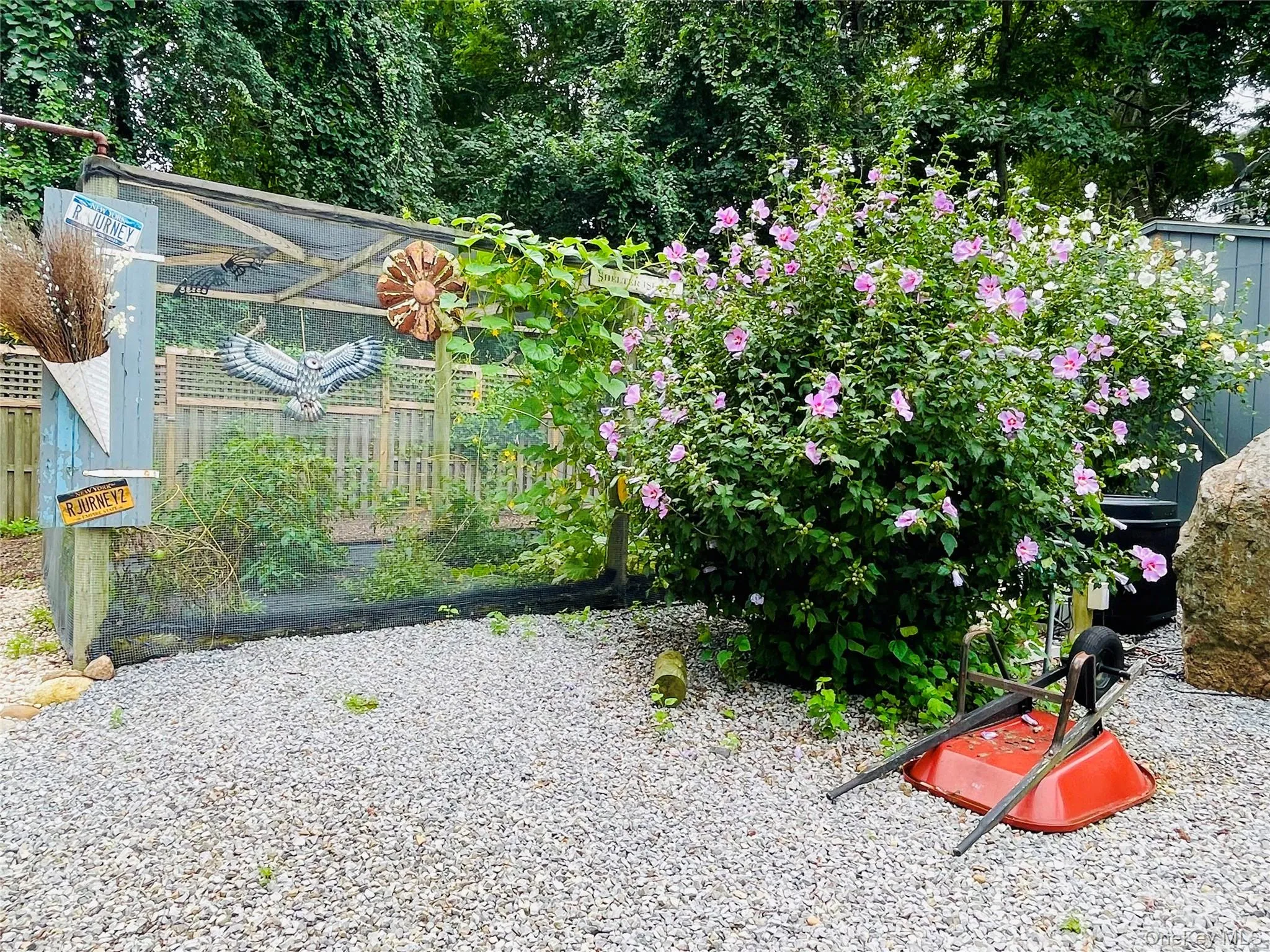 Fully Enclosed Vegetable Garden Fully Enclosed Vegetable Garden
