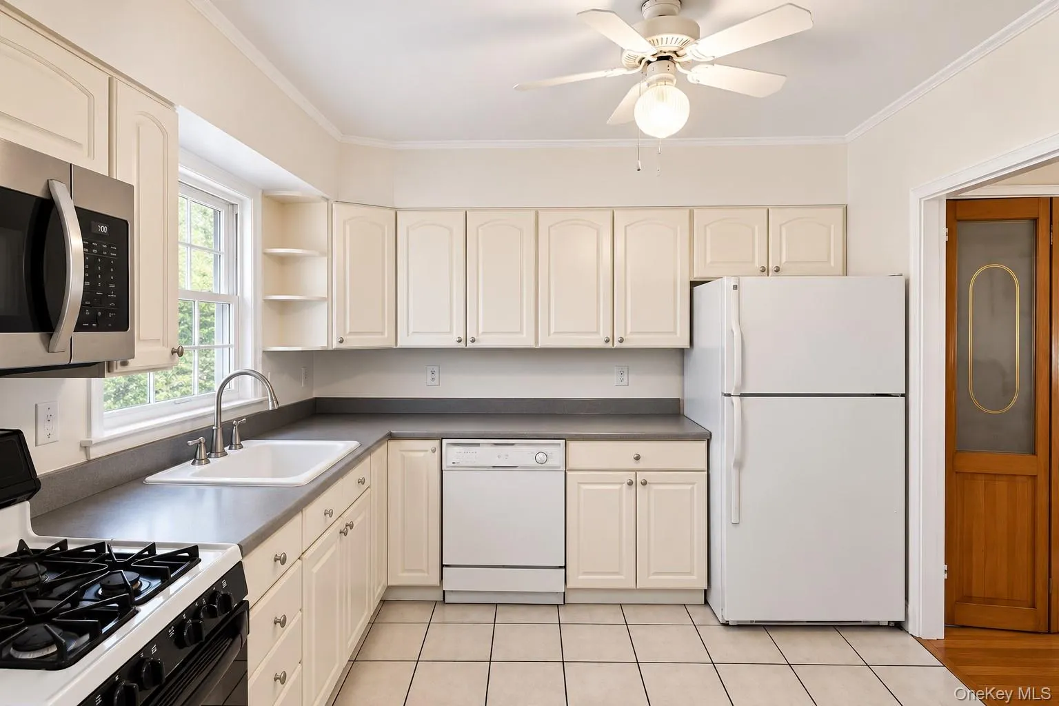 173 Pembrook Drive, Yonkers, NY, 3 Bedrooms Bedrooms, 7 Rooms Rooms,1 BathroomBathrooms,Residential,For Rent,Pembrook,0,1049778 173 Pembrook Drive, Yonkers, NY, 3 Bedrooms Bedrooms, 7 Rooms Rooms,1 BathroomBathrooms,Residential,For Rent,Pembrook,0,1049778