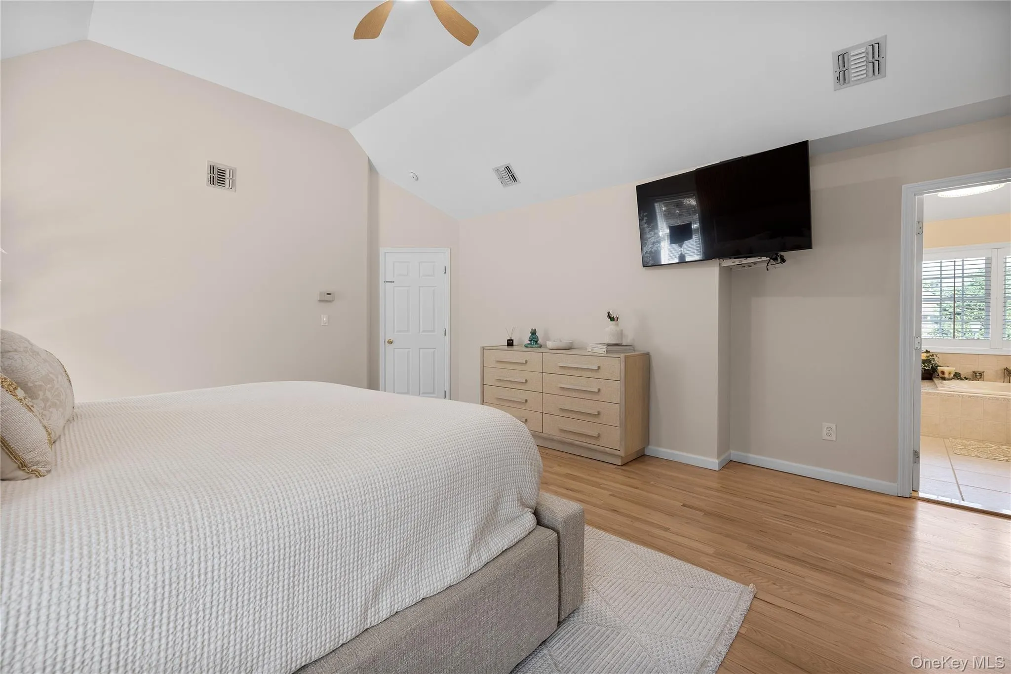 20 Millennium Court, Islip, NY, 5 Bedrooms Bedrooms, 8 Rooms Rooms,3 BathroomsBathrooms,Residential,For Rent,Millennium,0,1049792 20 Millennium Court, Islip, NY, 5 Bedrooms Bedrooms, 8 Rooms Rooms,3 BathroomsBathrooms,Residential,For Rent,Millennium,0,1049792