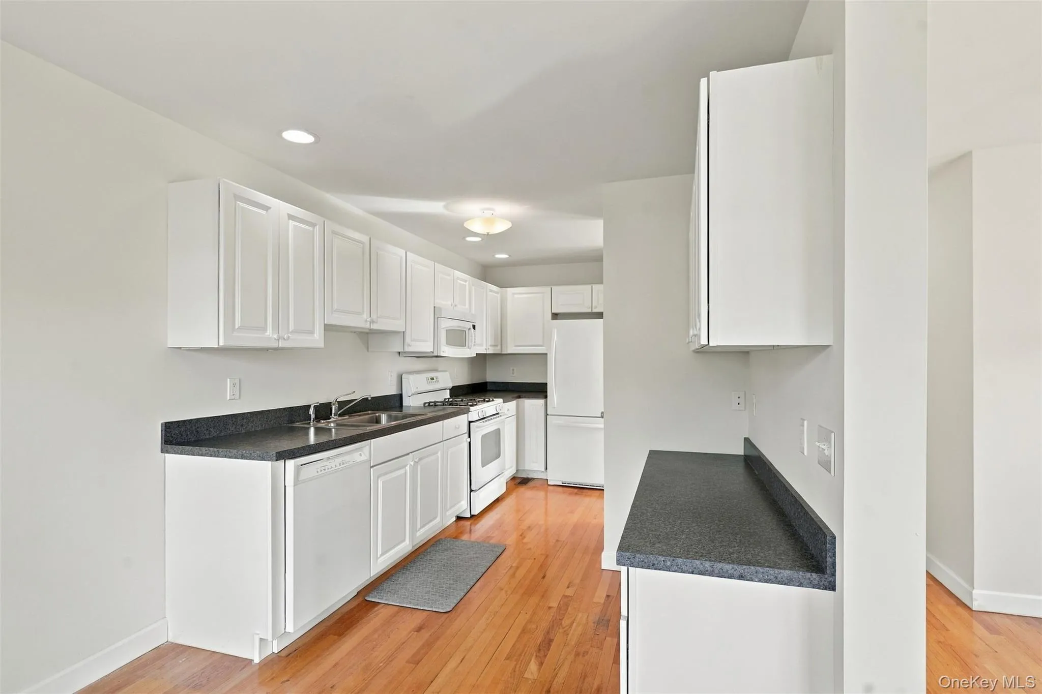 1402 Pondview Loop, Fishkill, NY, 2 Bedrooms Bedrooms, 5 Rooms Rooms,2 BathroomsBathrooms,Residential,For Rent,Pondview,0,1049793 1402 Pondview Loop, Fishkill, NY, 2 Bedrooms Bedrooms, 5 Rooms Rooms,2 BathroomsBathrooms,Residential,For Rent,Pondview,0,1049793
