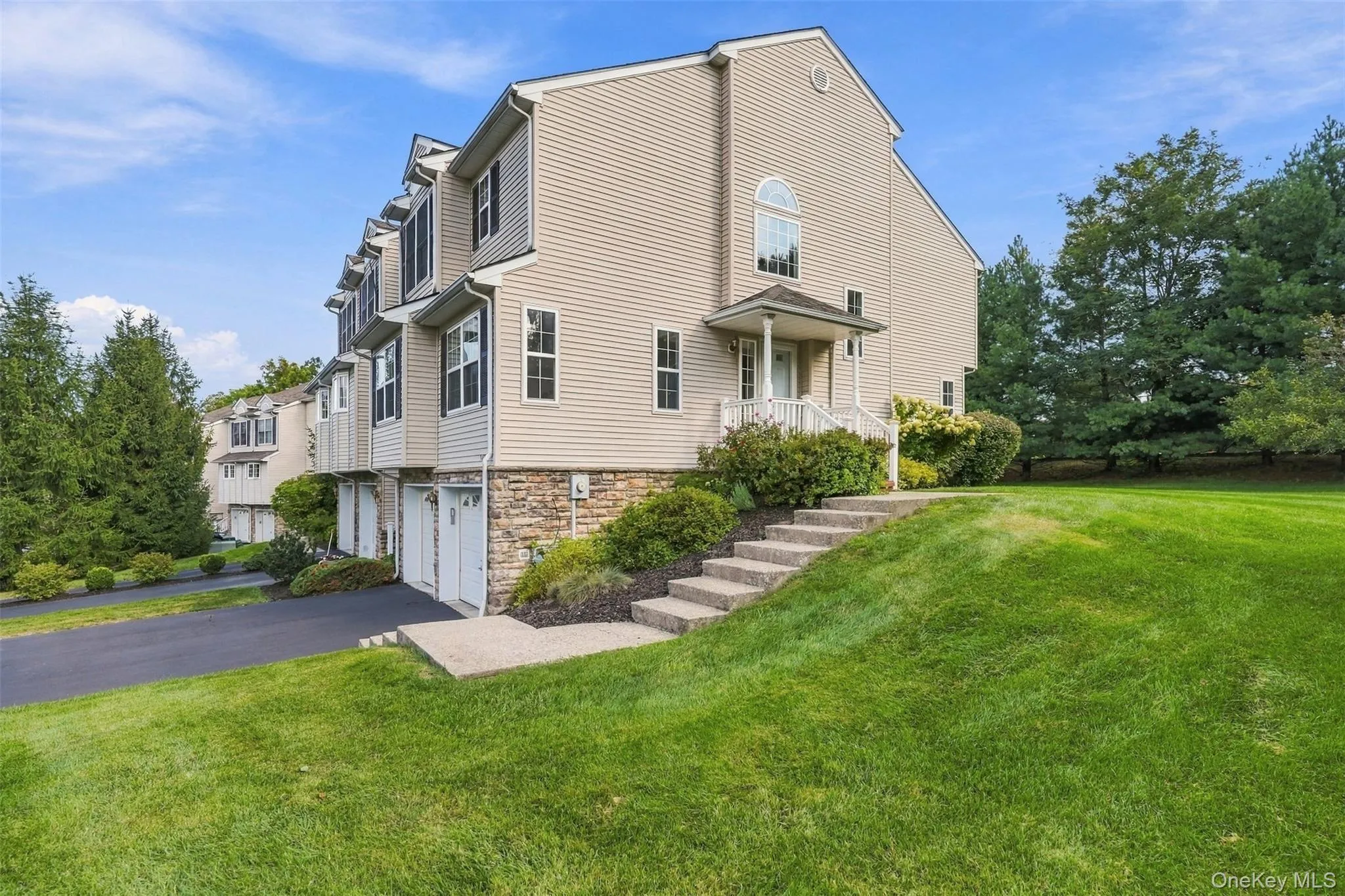 1402 Pondview Loop, Fishkill, NY, 2 Bedrooms Bedrooms, 5 Rooms Rooms,2 BathroomsBathrooms,Residential,For Rent,Pondview,0,1049793 1402 Pondview Loop, Fishkill, NY, 2 Bedrooms Bedrooms, 5 Rooms Rooms,2 BathroomsBathrooms,Residential,For Rent,Pondview,0,1049793