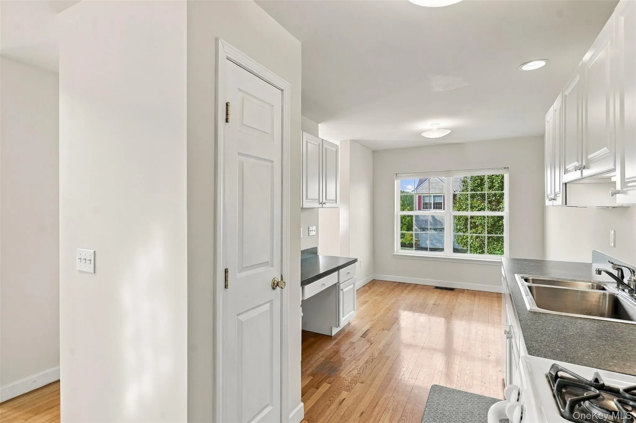 1402 Pondview Loop, Fishkill, NY, 2 Bedrooms Bedrooms, 5 Rooms Rooms,2 BathroomsBathrooms,Residential,For Rent,Pondview,0,1049793 1402 Pondview Loop, Fishkill, NY, 2 Bedrooms Bedrooms, 5 Rooms Rooms,2 BathroomsBathrooms,Residential,For Rent,Pondview,0,1049793