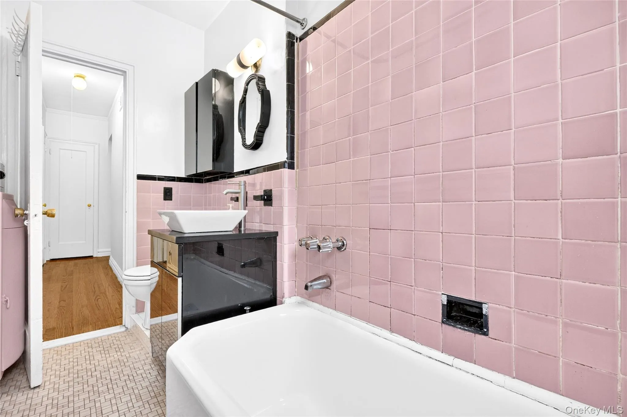 601 Pelham Parkway, New York, NY, 1 Bedroom Bedrooms, 5 Rooms Rooms,1 BathroomBathrooms,Residential,For Rent,Pelham,0,1049801 601 Pelham Parkway, New York, NY, 1 Bedroom Bedrooms, 5 Rooms Rooms,1 BathroomBathrooms,Residential,For Rent,Pelham,0,1049801