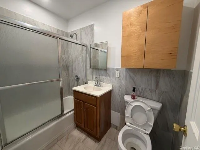 11708 Liberty Avenue, New York, NY, 3 Bedroom Bedrooms, 6 Room Rooms,2 BathroomBathrooms,Residential Lease,For Rent,Liberty,0,1049810 11708 Liberty Avenue, New York, NY, 3 Bedroom Bedrooms, 6 Room Rooms,2 BathroomBathrooms,Residential Lease,For Rent,Liberty,0,1049810