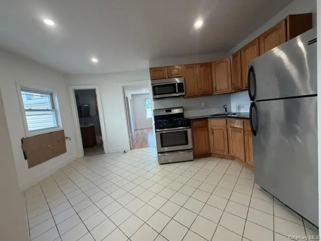 11708 Liberty Avenue, New York, NY, 3 Bedroom Bedrooms, 6 Room Rooms,2 BathroomBathrooms,Residential Lease,For Rent,Liberty,0,1049810 11708 Liberty Avenue, New York, NY, 3 Bedroom Bedrooms, 6 Room Rooms,2 BathroomBathrooms,Residential Lease,For Rent,Liberty,0,1049810