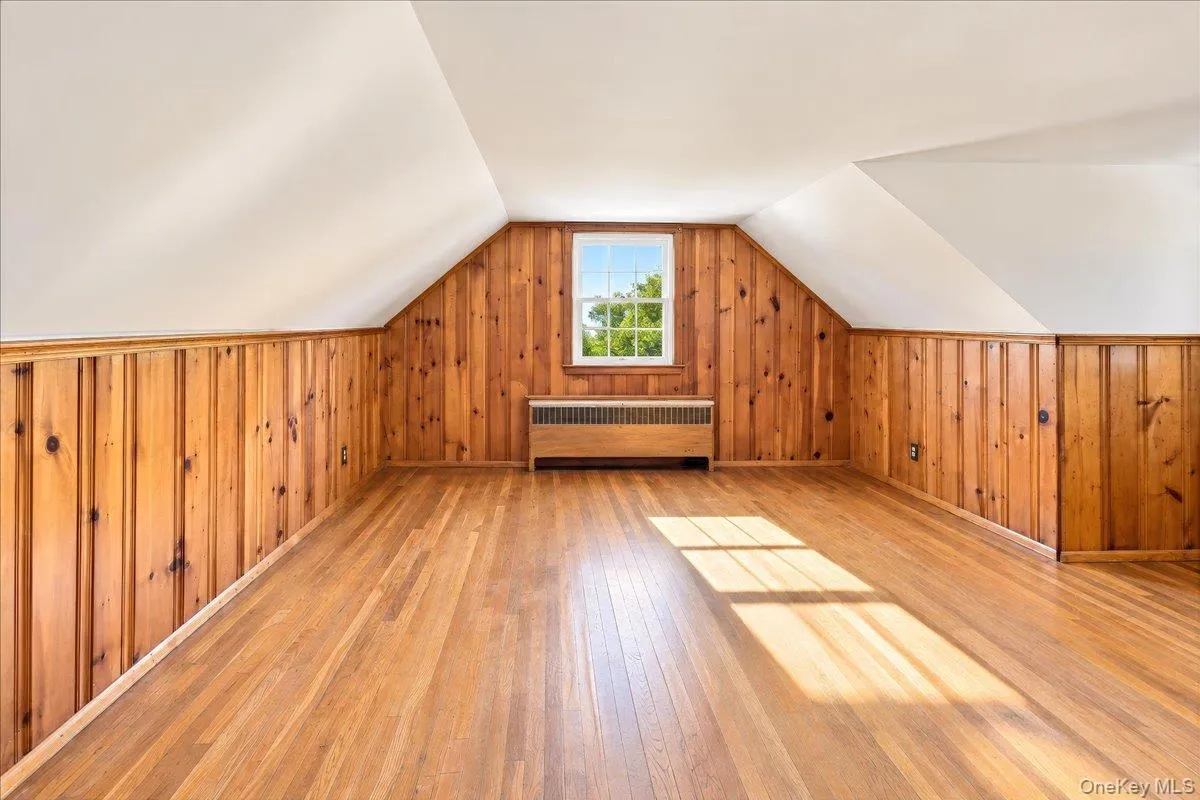 2nd Floor Bedroom - 4 bedrooms in total 2nd Floor Bedroom - 4 bedrooms in total
