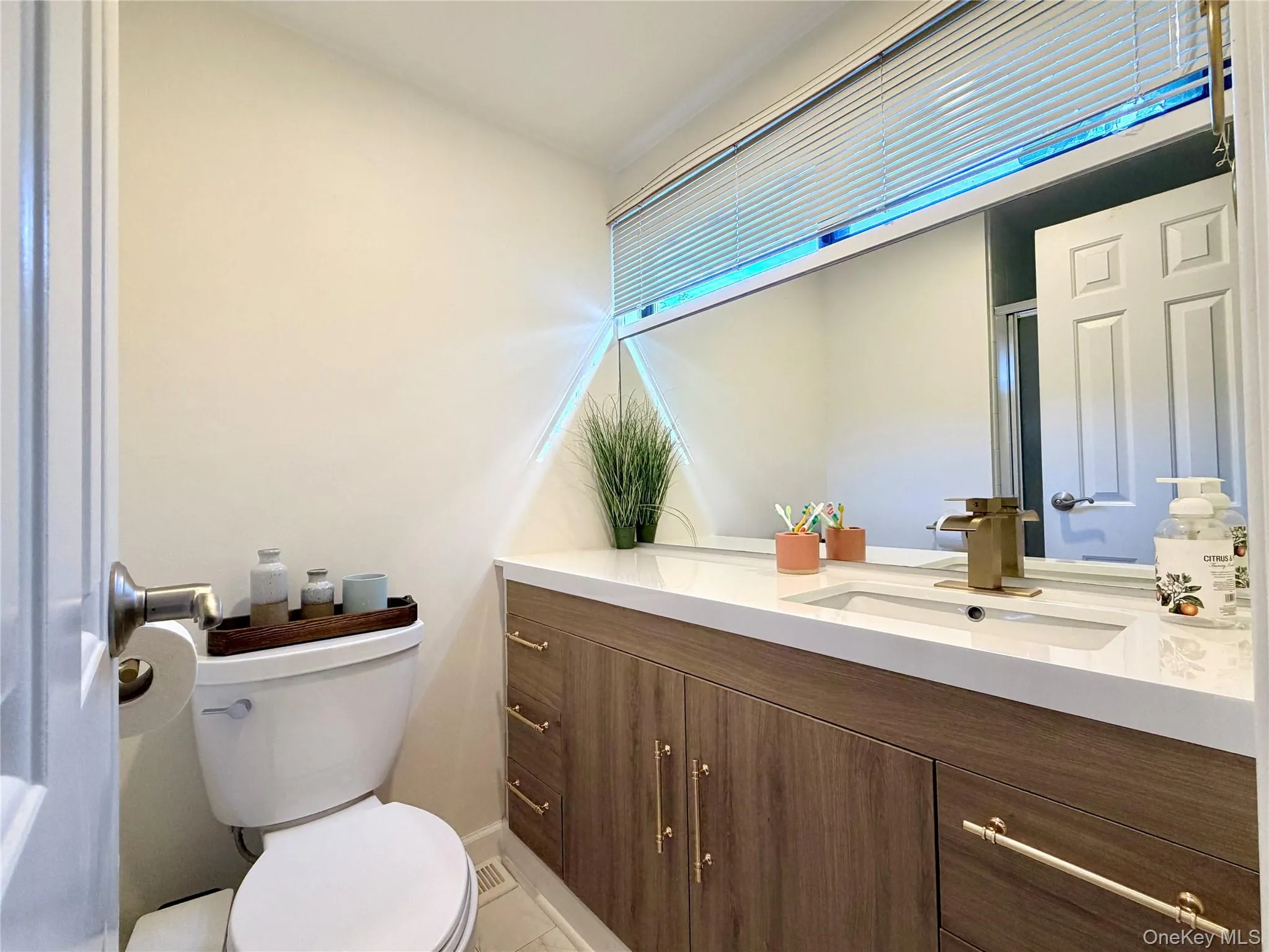 11 Gerald Lane, Southampton, NY, 3 Bedrooms Bedrooms, 8 Rooms Rooms,2 BathroomsBathrooms,Residential Lease,For Rent,Gerald,0,1049817 11 Gerald Lane, Southampton, NY, 3 Bedrooms Bedrooms, 8 Rooms Rooms,2 BathroomsBathrooms,Residential Lease,For Rent,Gerald,0,1049817