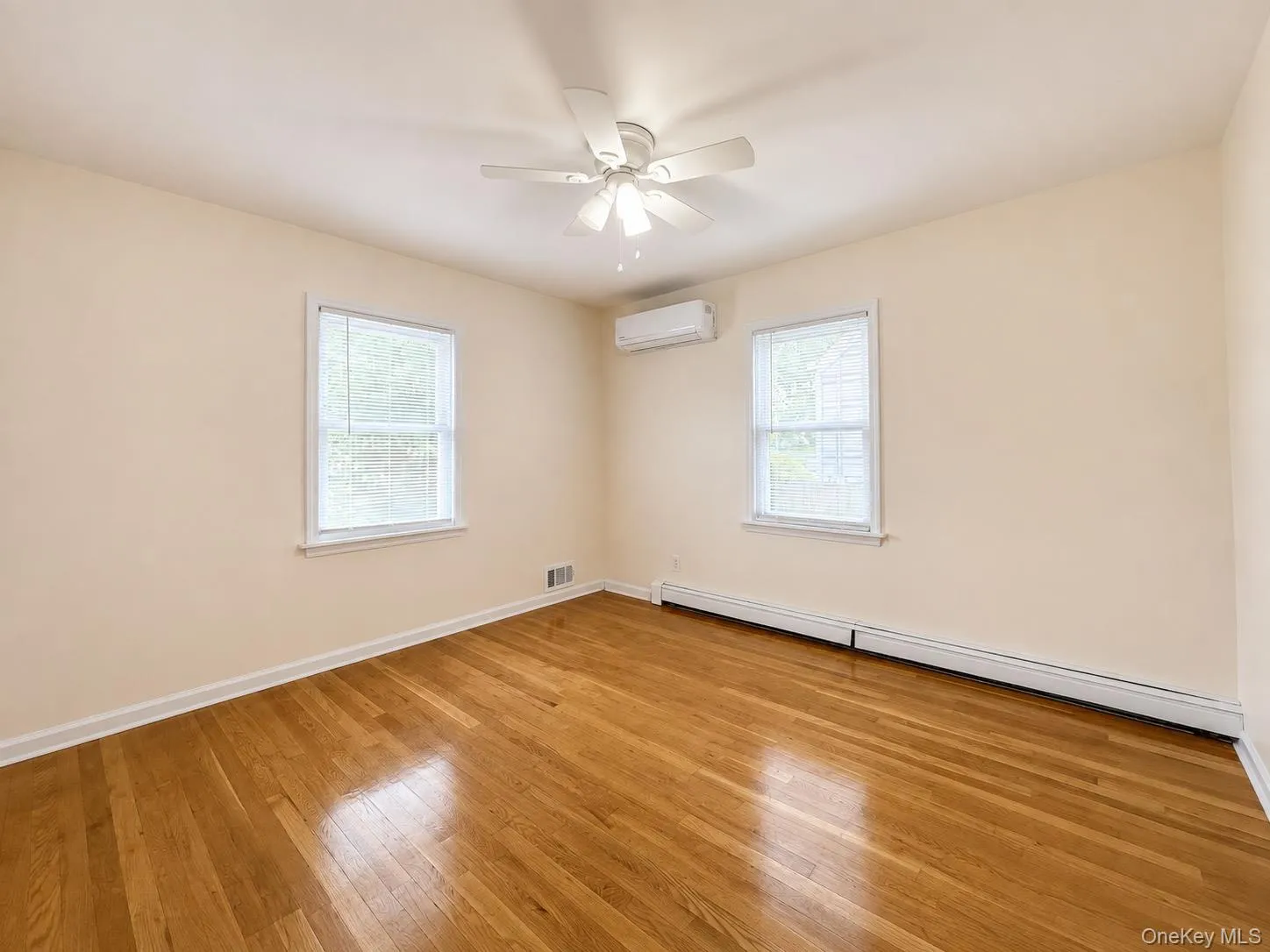 1 Arnold Street, Oyster Bay, NY, 3 Bedrooms Bedrooms, 5 Rooms Rooms,2 BathroomsBathrooms,Residential Lease,For Rent,Arnold,0,1049824 1 Arnold Street, Oyster Bay, NY, 3 Bedrooms Bedrooms, 5 Rooms Rooms,2 BathroomsBathrooms,Residential Lease,For Rent,Arnold,0,1049824