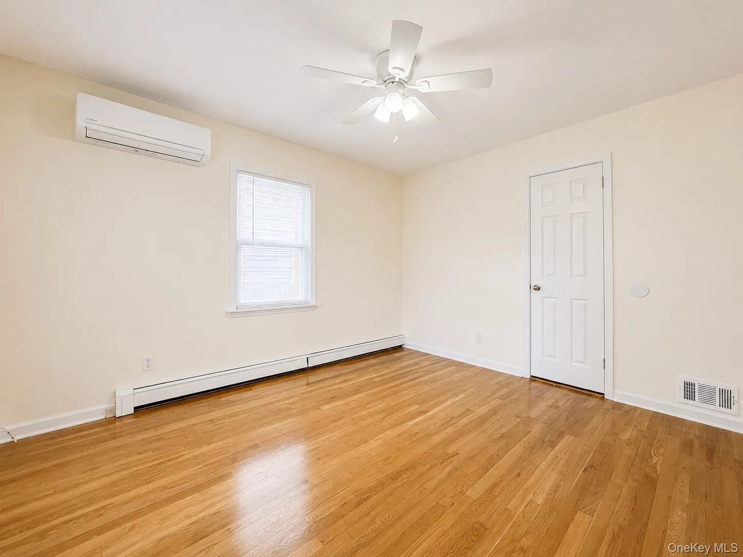 1 Arnold Street, Oyster Bay, NY, 3 Bedrooms Bedrooms, 5 Rooms Rooms,2 BathroomsBathrooms,Residential Lease,For Rent,Arnold,0,1049824 1 Arnold Street, Oyster Bay, NY, 3 Bedrooms Bedrooms, 5 Rooms Rooms,2 BathroomsBathrooms,Residential Lease,For Rent,Arnold,0,1049824