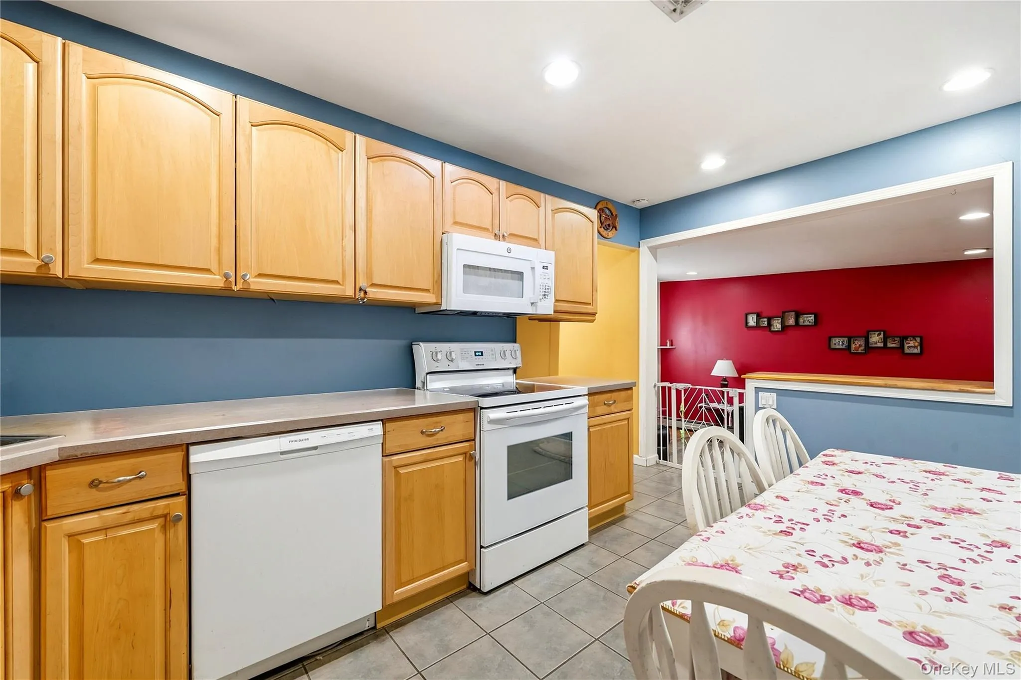 98 Smith Avenue, Brookhaven, NY, 2 Bedrooms Bedrooms, 7 Rooms Rooms,2 BathroomsBathrooms,Residential,For Rent,Smith,0,1049827 98 Smith Avenue, Brookhaven, NY, 2 Bedrooms Bedrooms, 7 Rooms Rooms,2 BathroomsBathrooms,Residential,For Rent,Smith,0,1049827